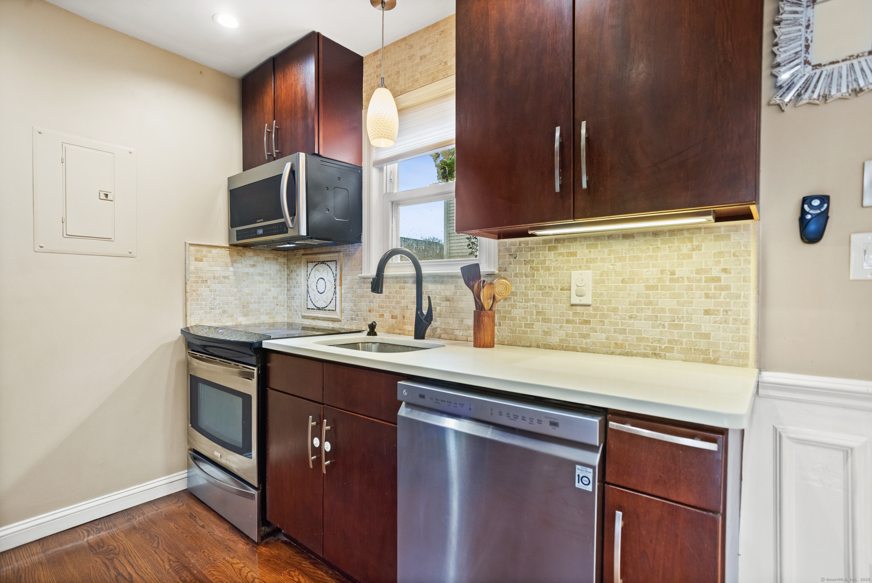 29 Van Buren Avenue APT I9