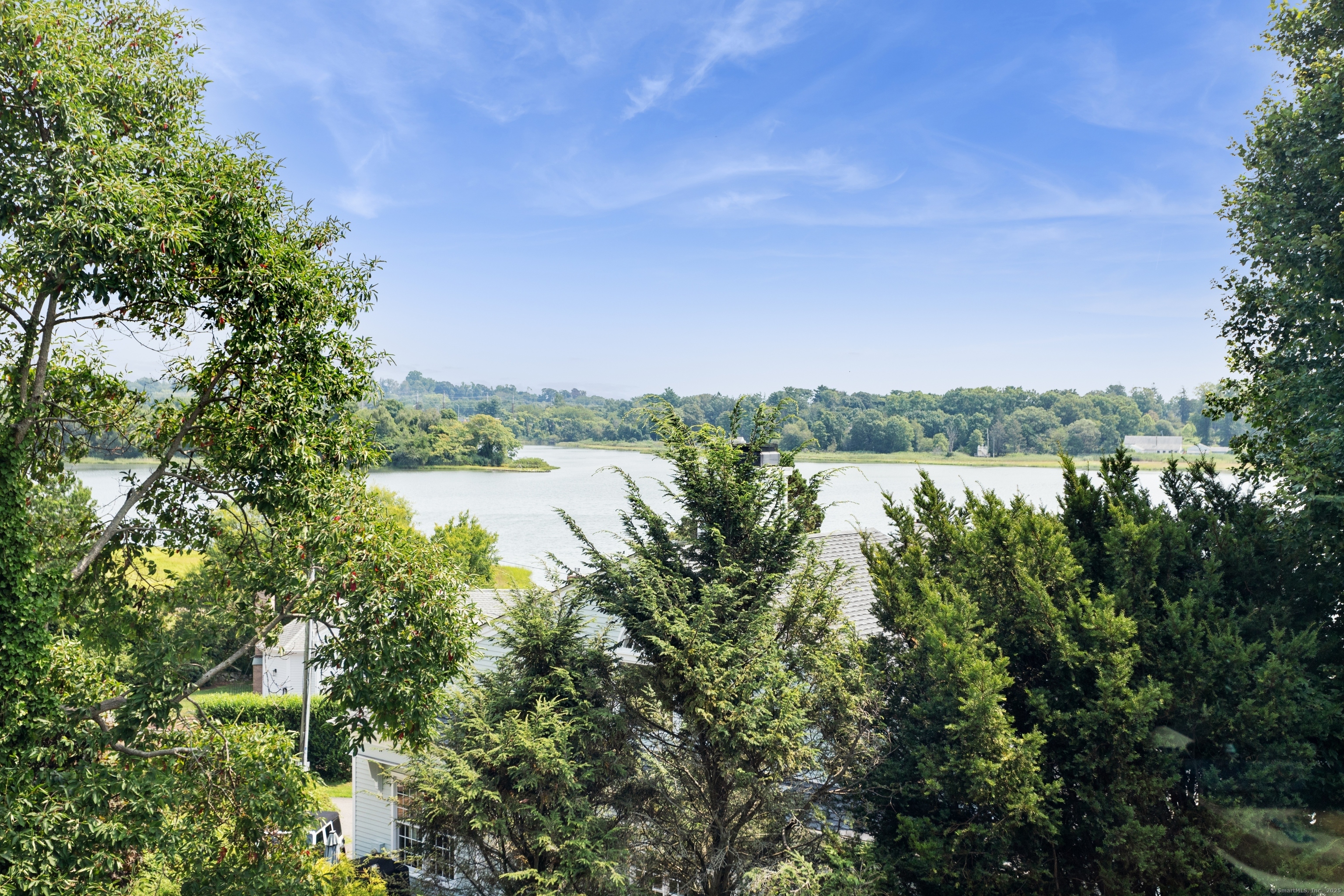 11 Edgewater Hillside