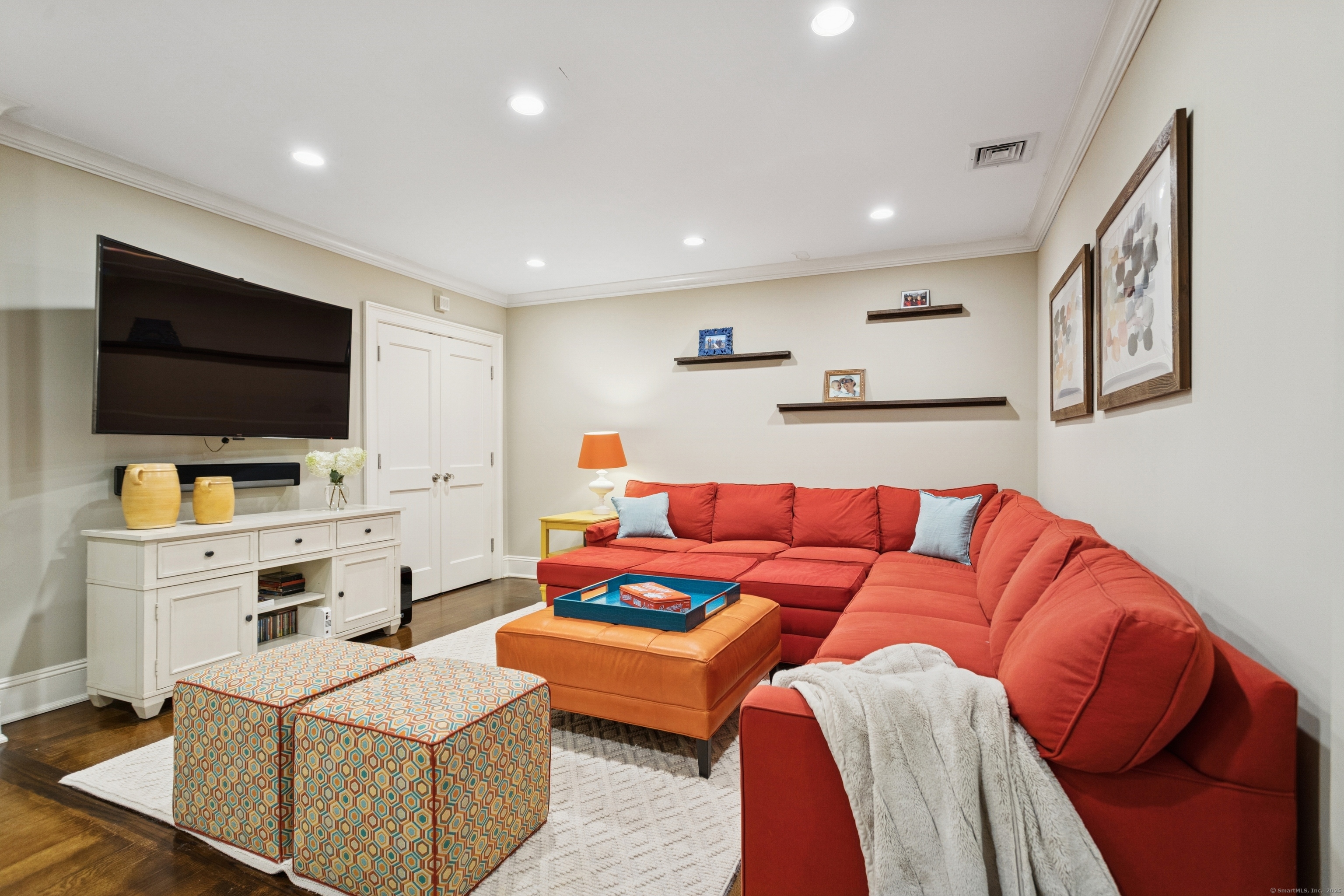 11 Edgewater Hillside