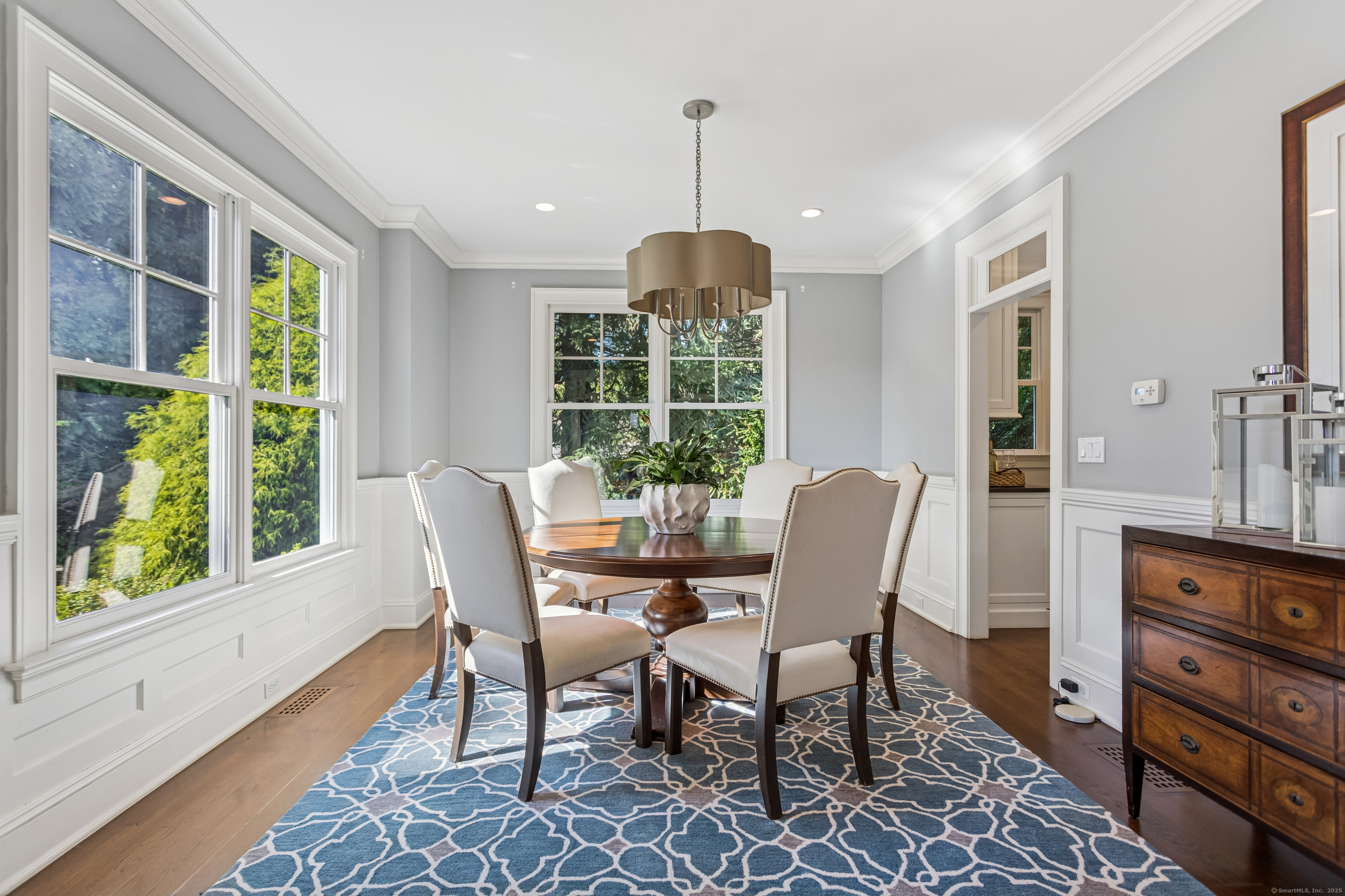 11 Edgewater Hillside