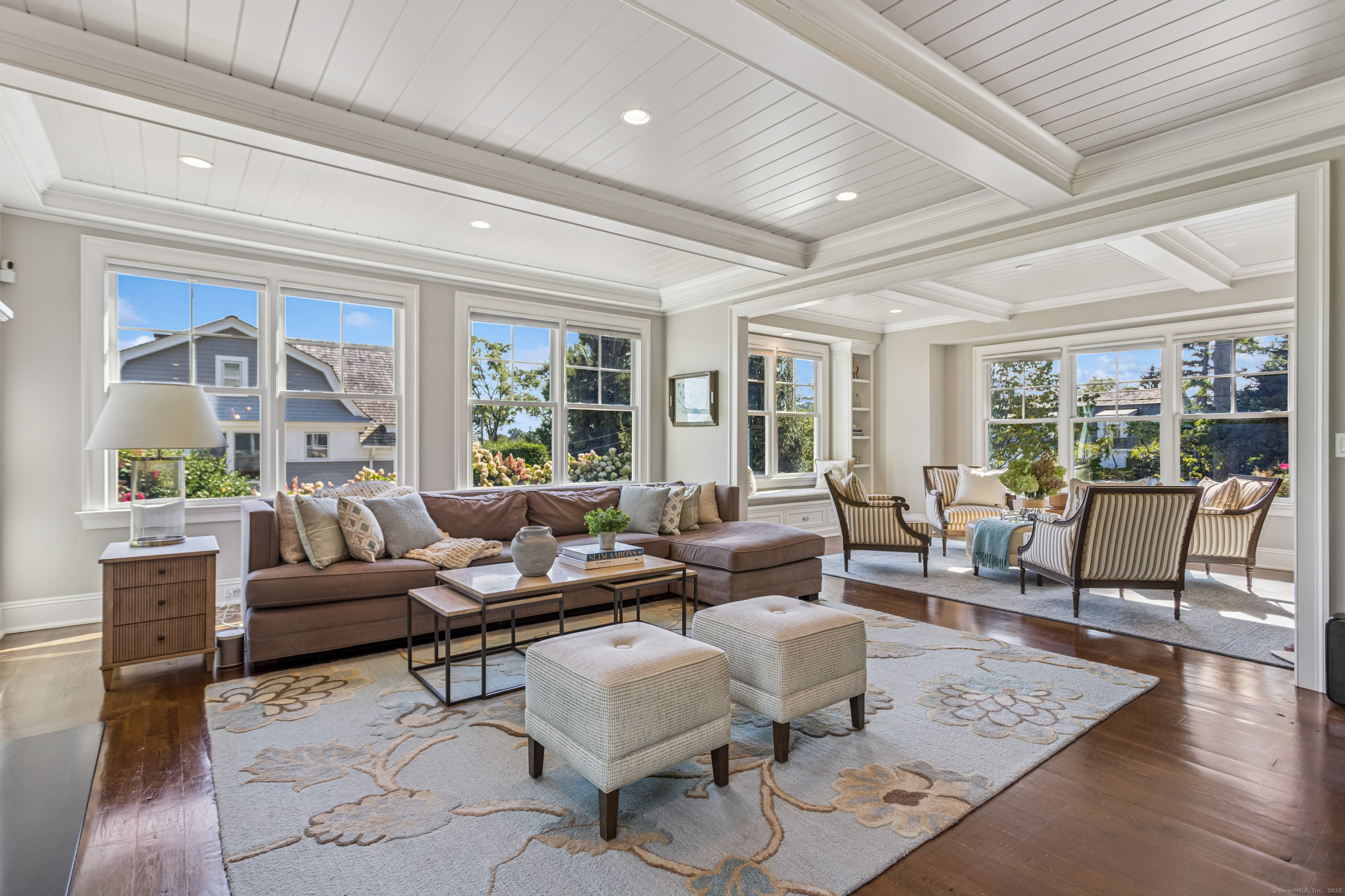 11 Edgewater Hillside