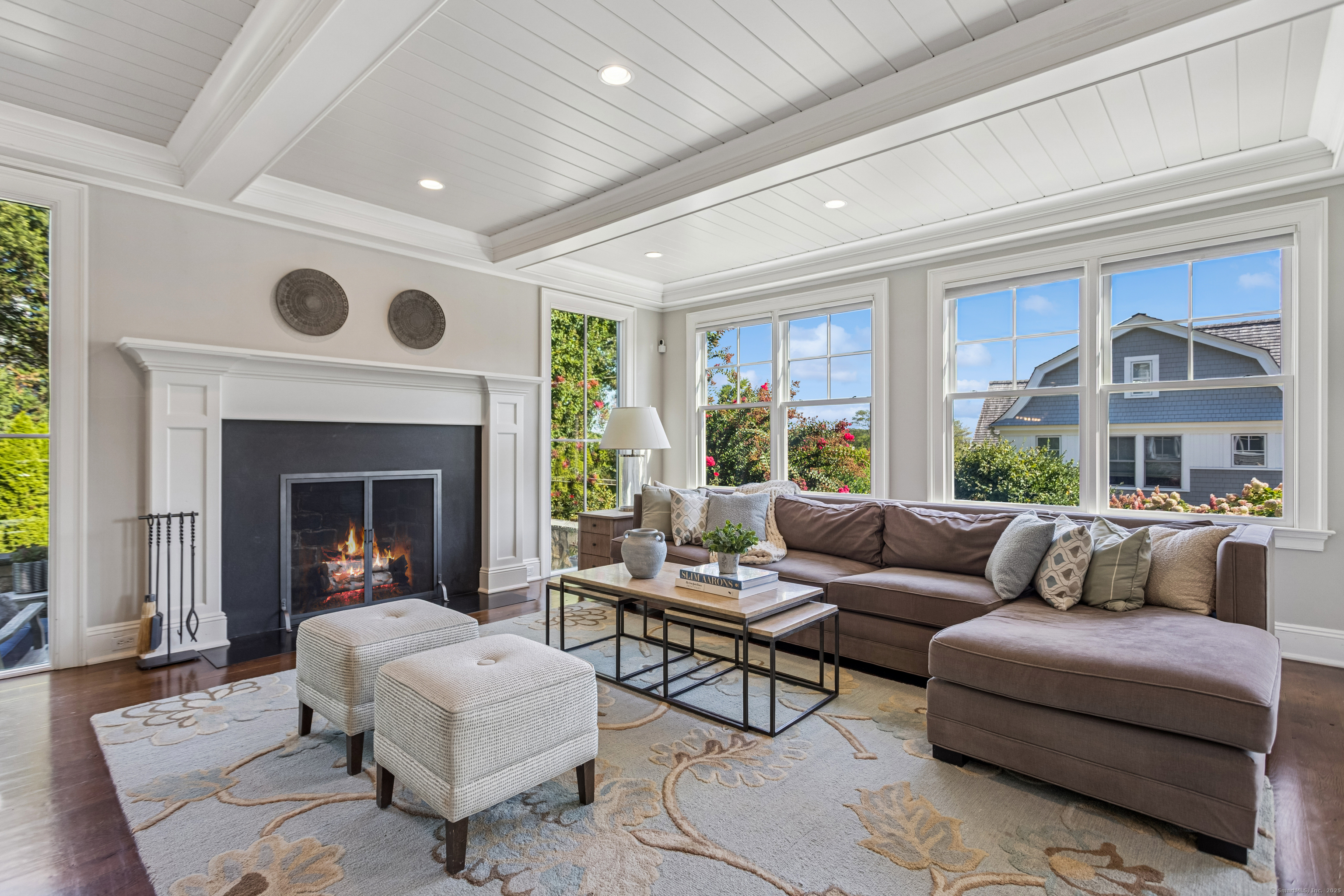 11 Edgewater Hillside