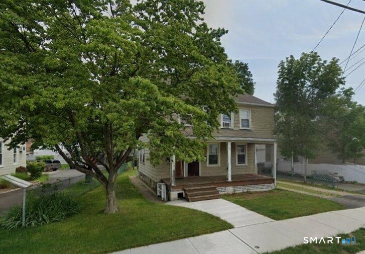 26 Center Avenue