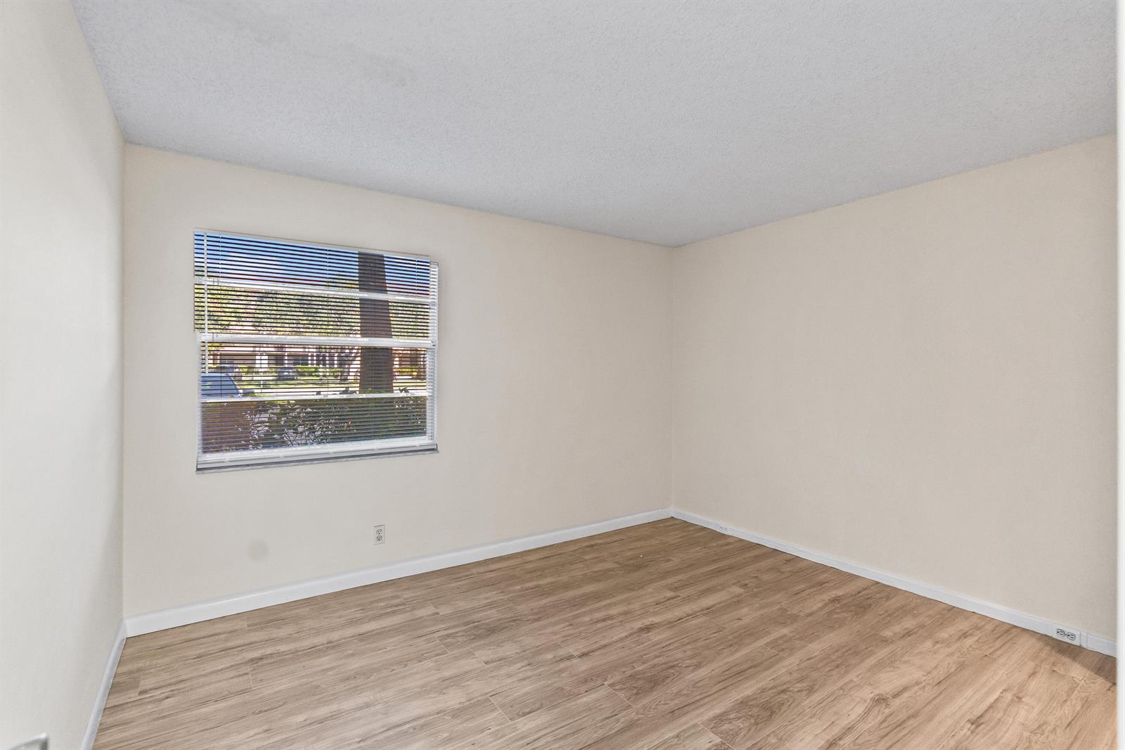 1251 SW 125th Avenue # 105t