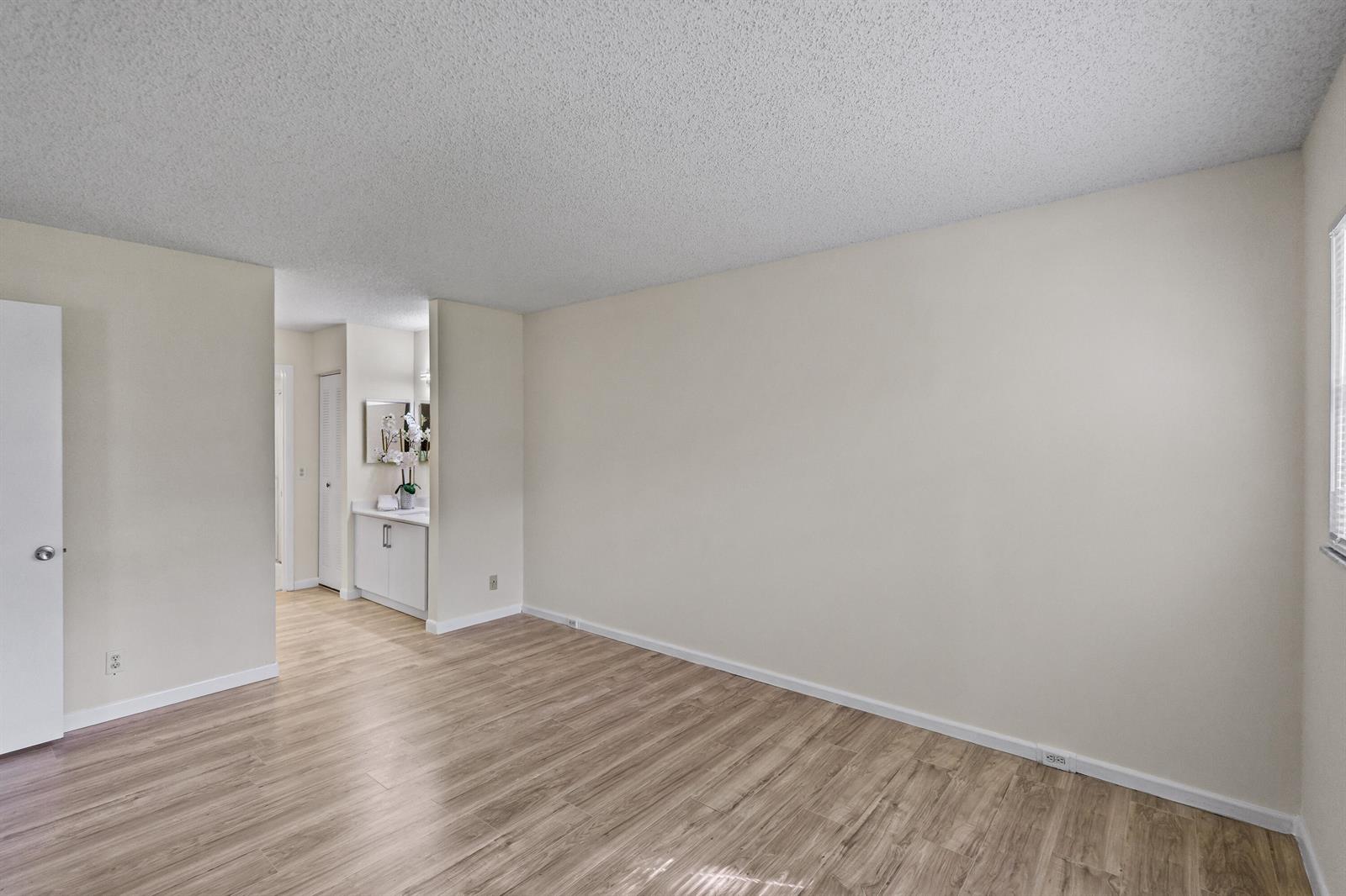 1251 SW 125th Avenue # 105t