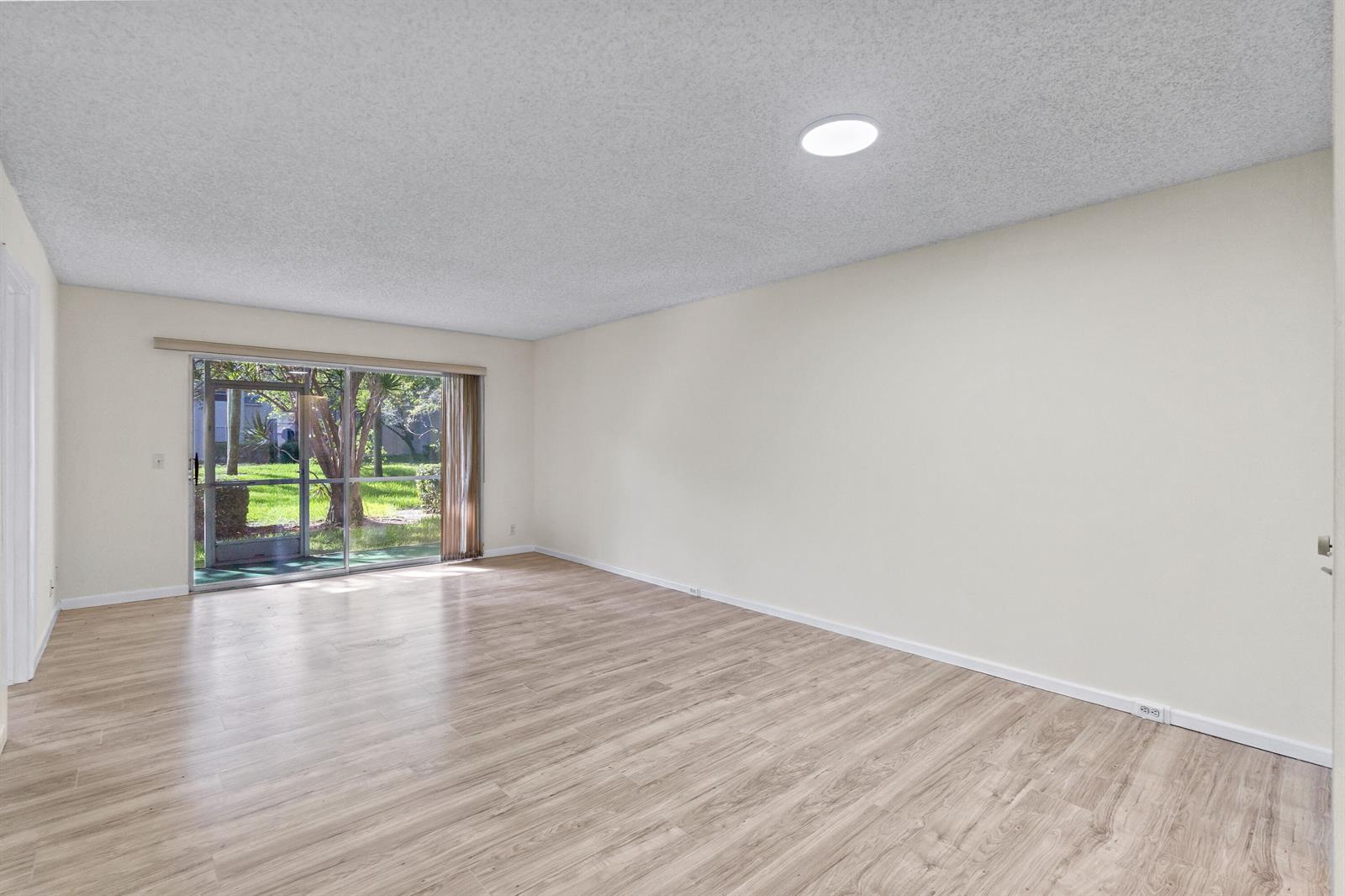 1251 SW 125th Avenue # 105t