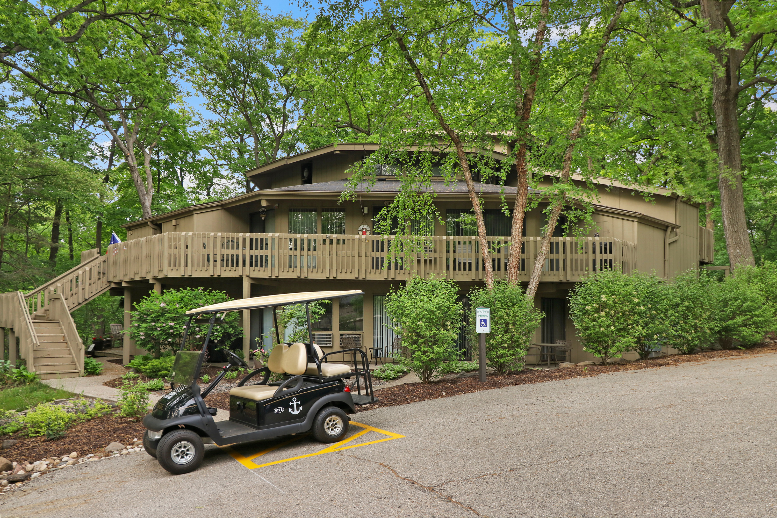 511 Tam O'Shanter Drive Unit E