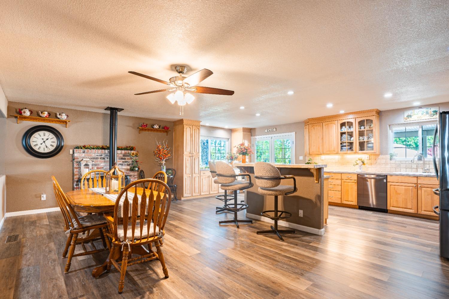 11384 Torrey Pines Drive