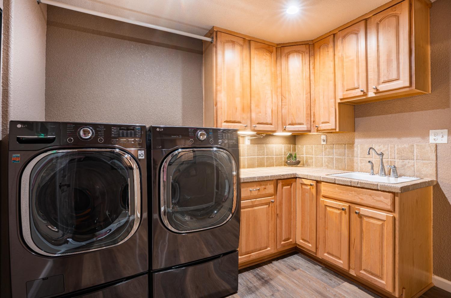 11384 Torrey Pines Drive