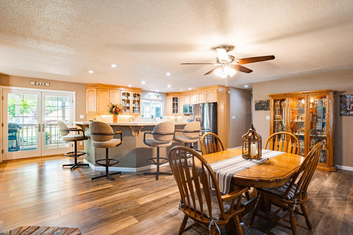 11384 Torrey Pines Drive