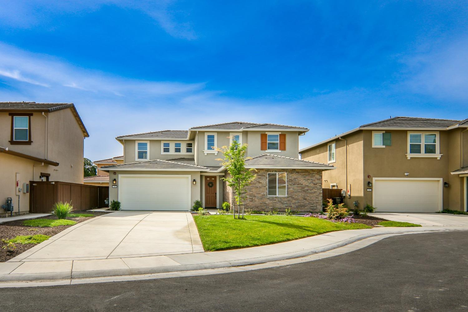 303 Amelia Court