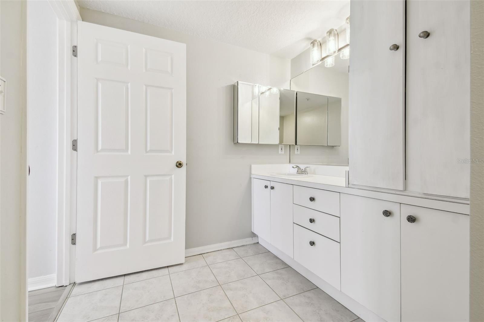 2625 TERRA CEIA BAY BLVD #406