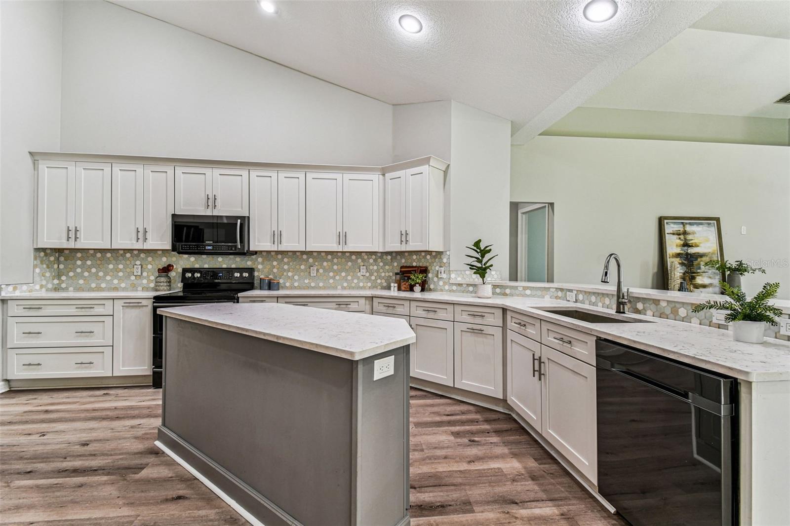 4933 EBENSBURG DR