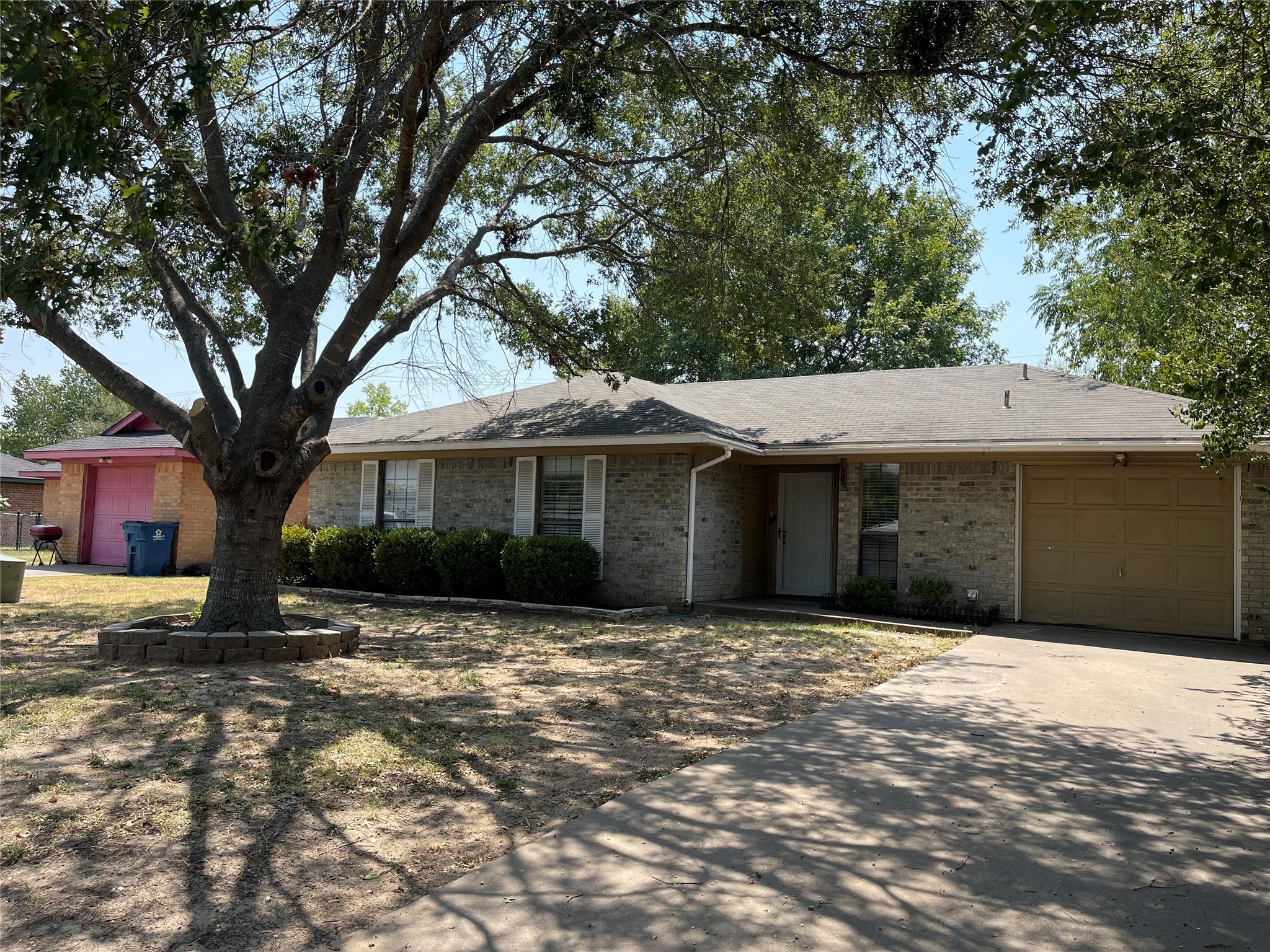 1606 Phillips Lane