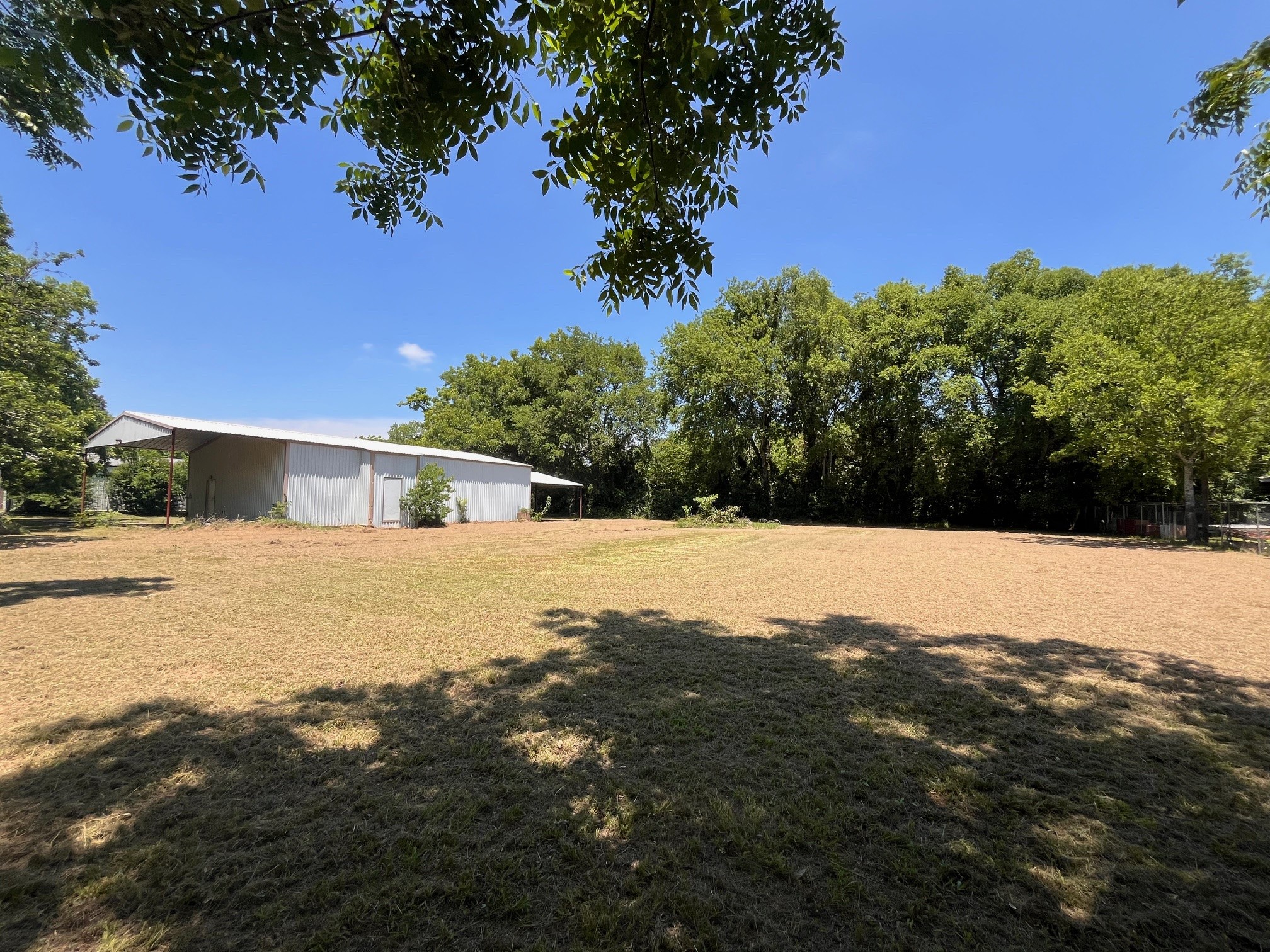 180 Nacogdoches St.