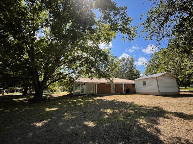 180 Nacogdoches St.