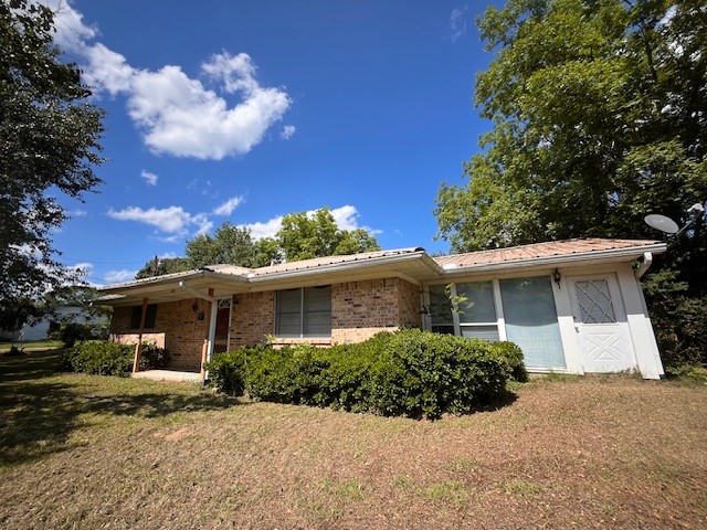 180 Nacogdoches St.