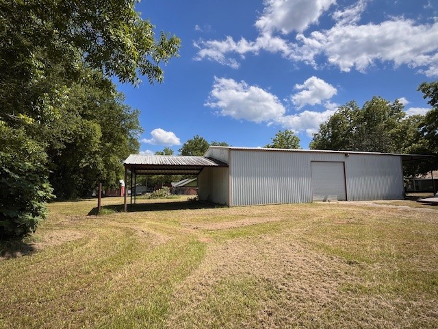 180 Nacogdoches St.