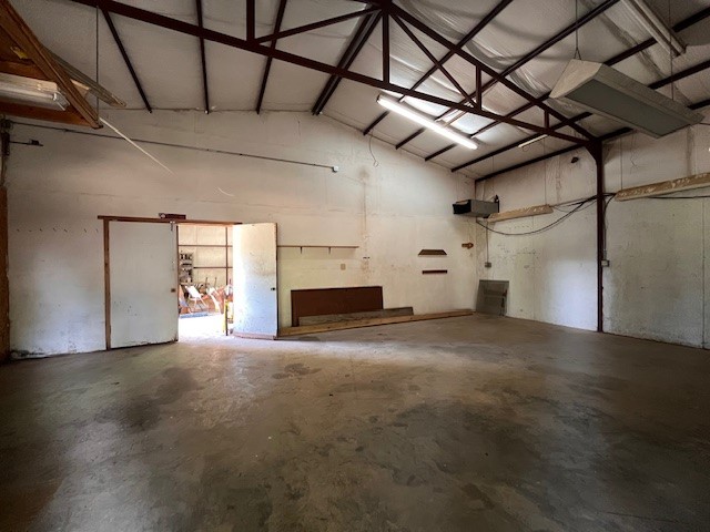 180 Nacogdoches St.