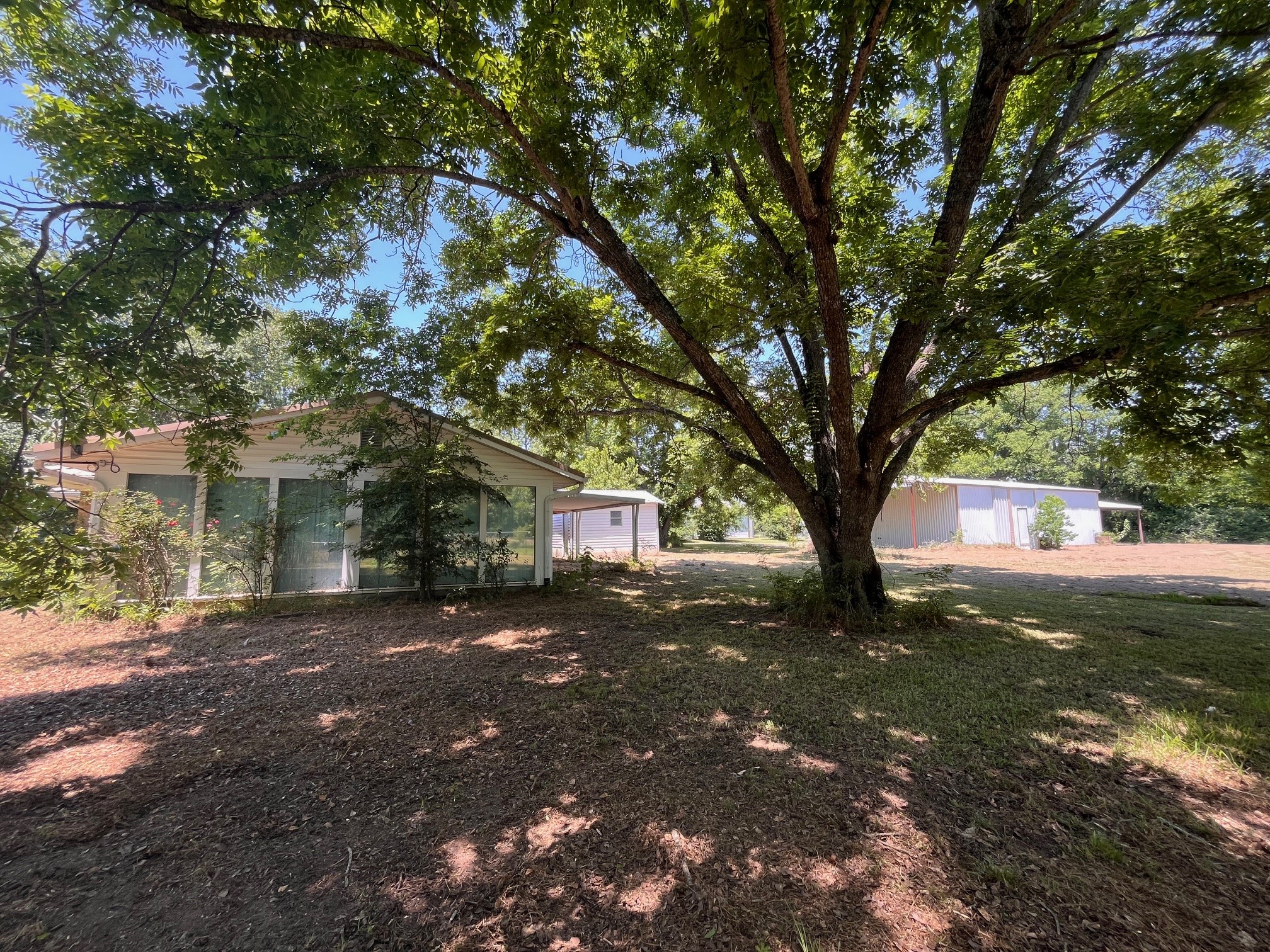 180 Nacogdoches St.
