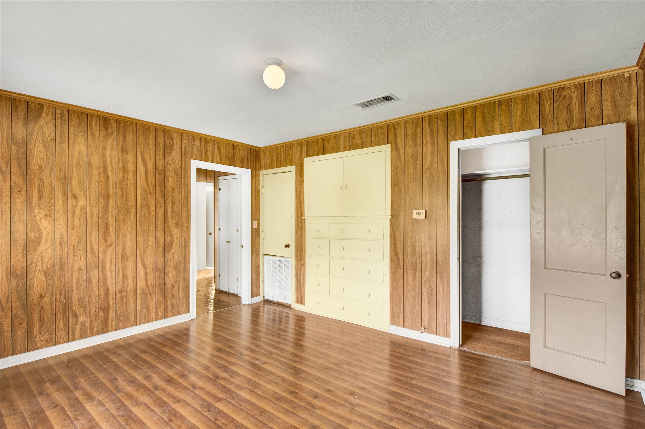 108 W Clinton Avenue