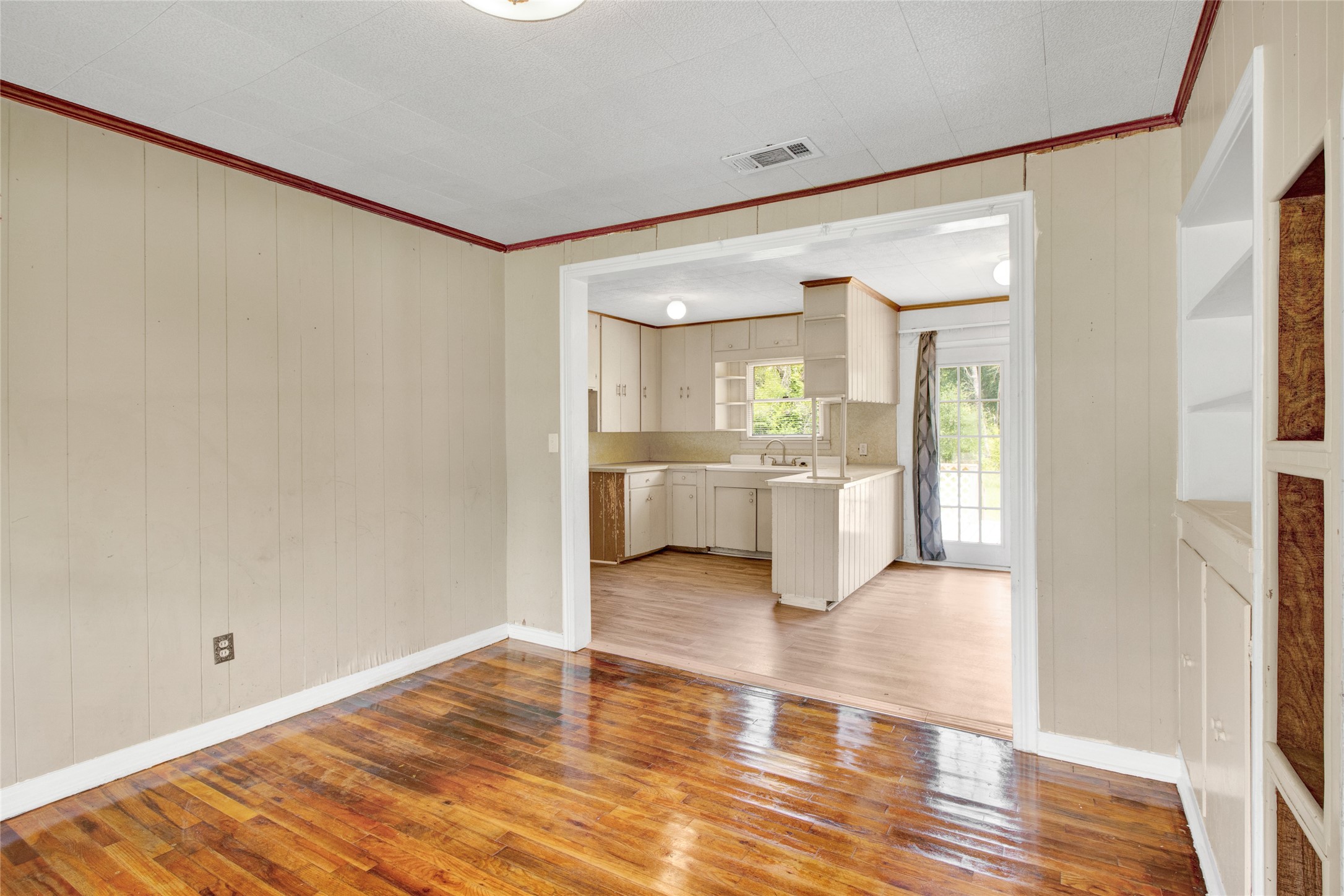 108 W Clinton Avenue