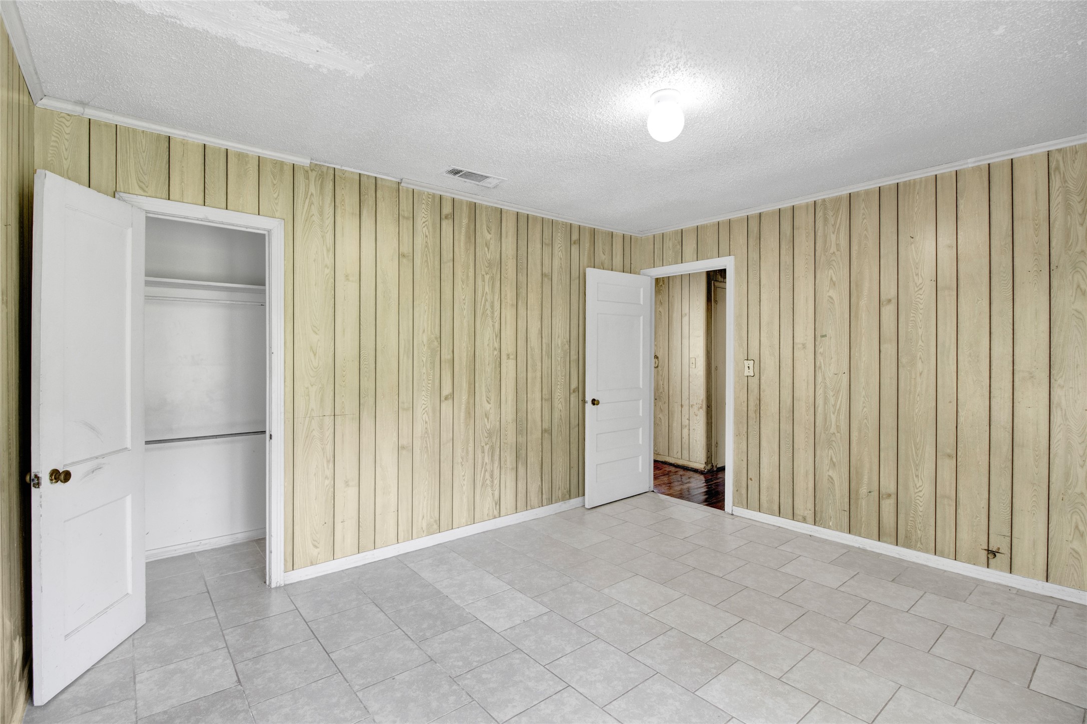108 W Clinton Avenue