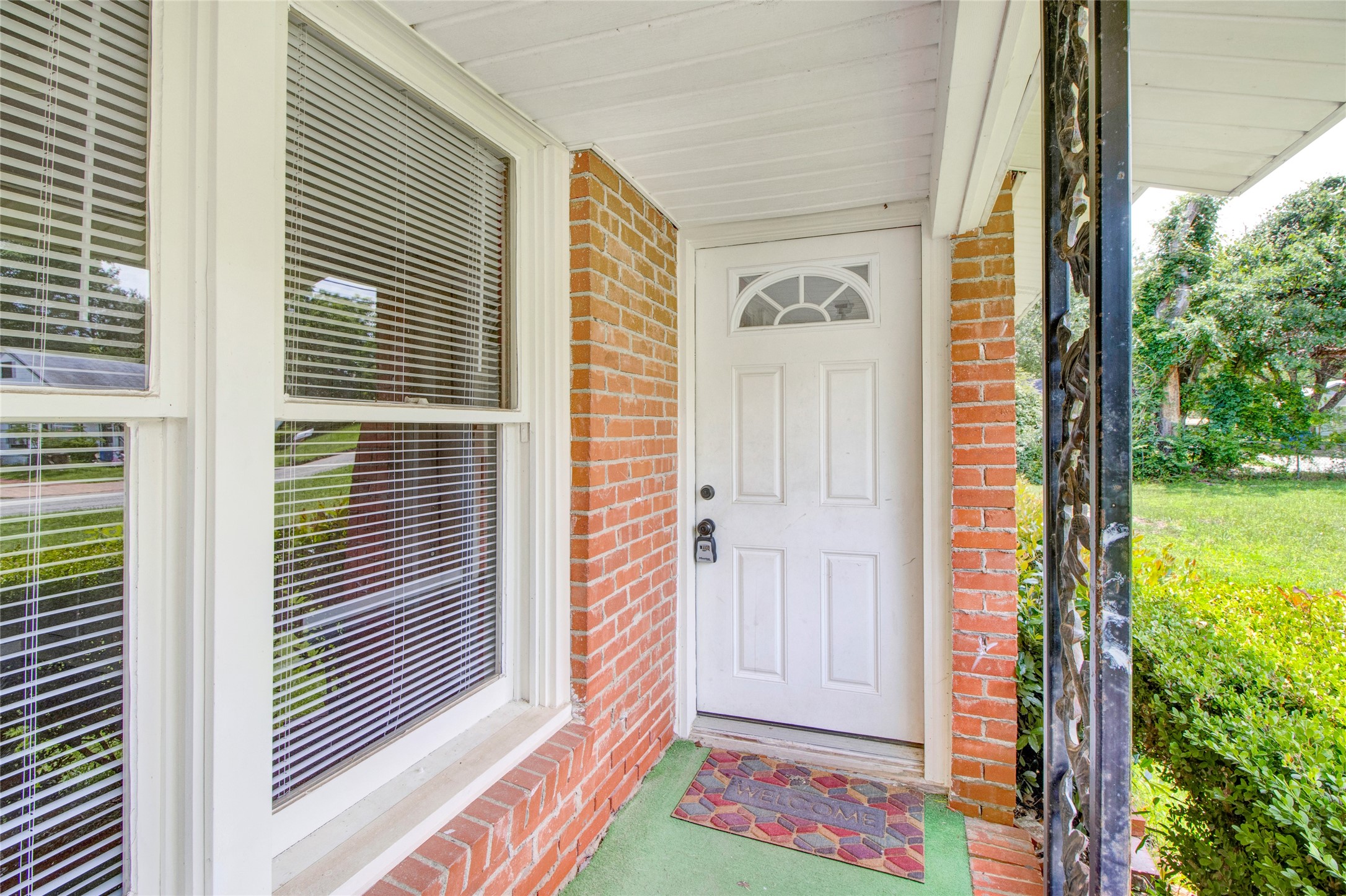 108 W Clinton Avenue