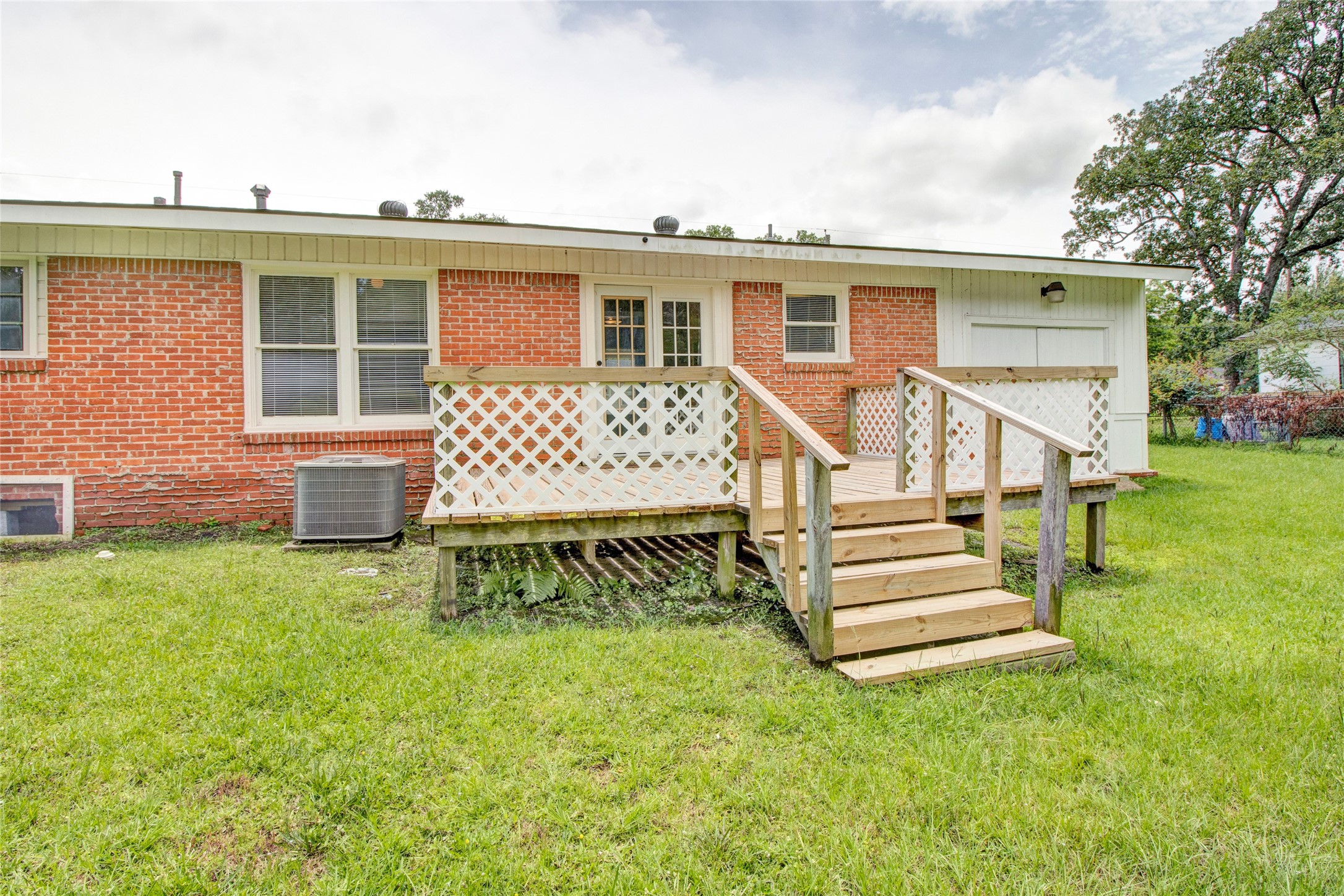108 W Clinton Avenue