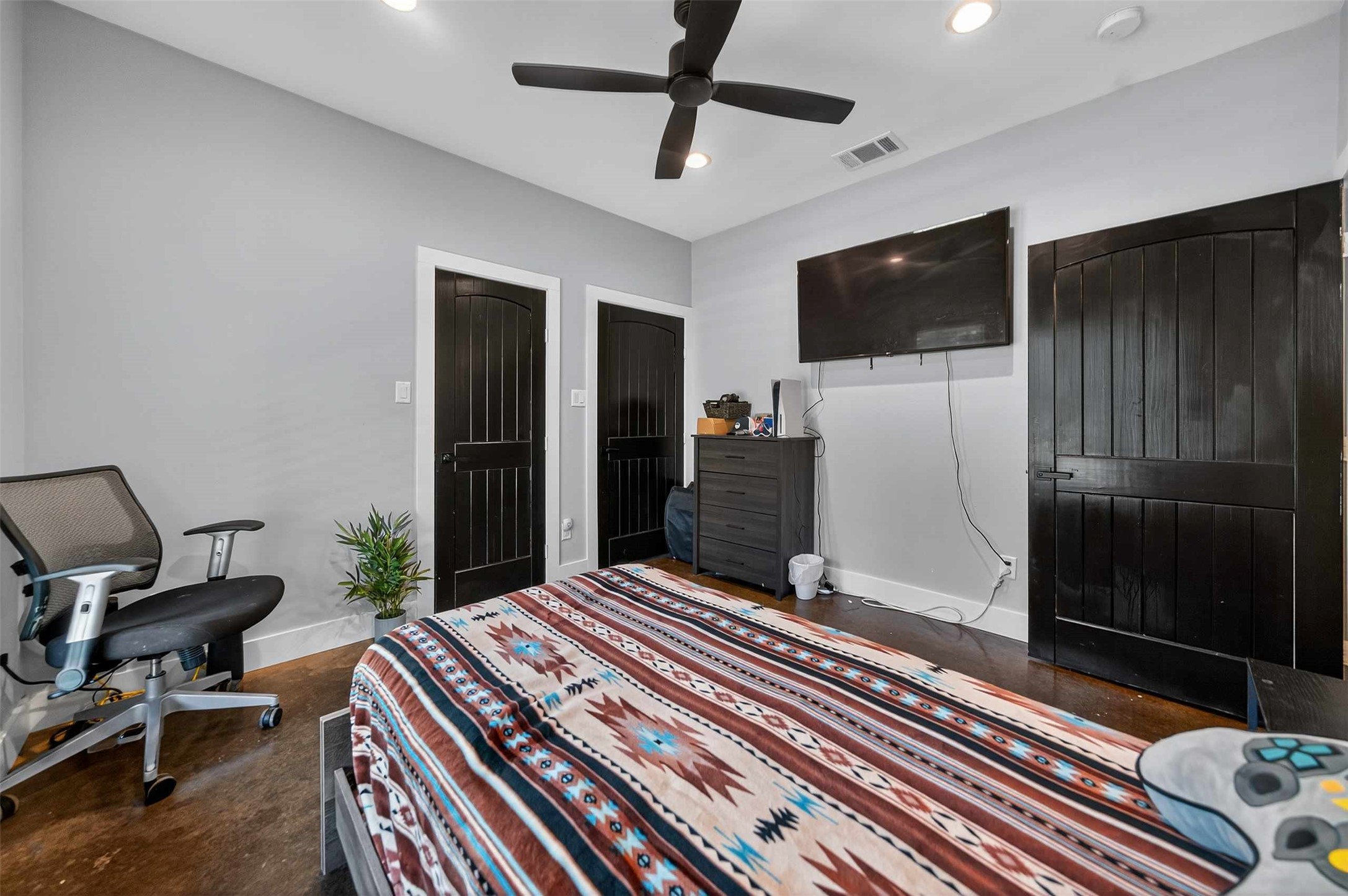 9697 County Road 1405