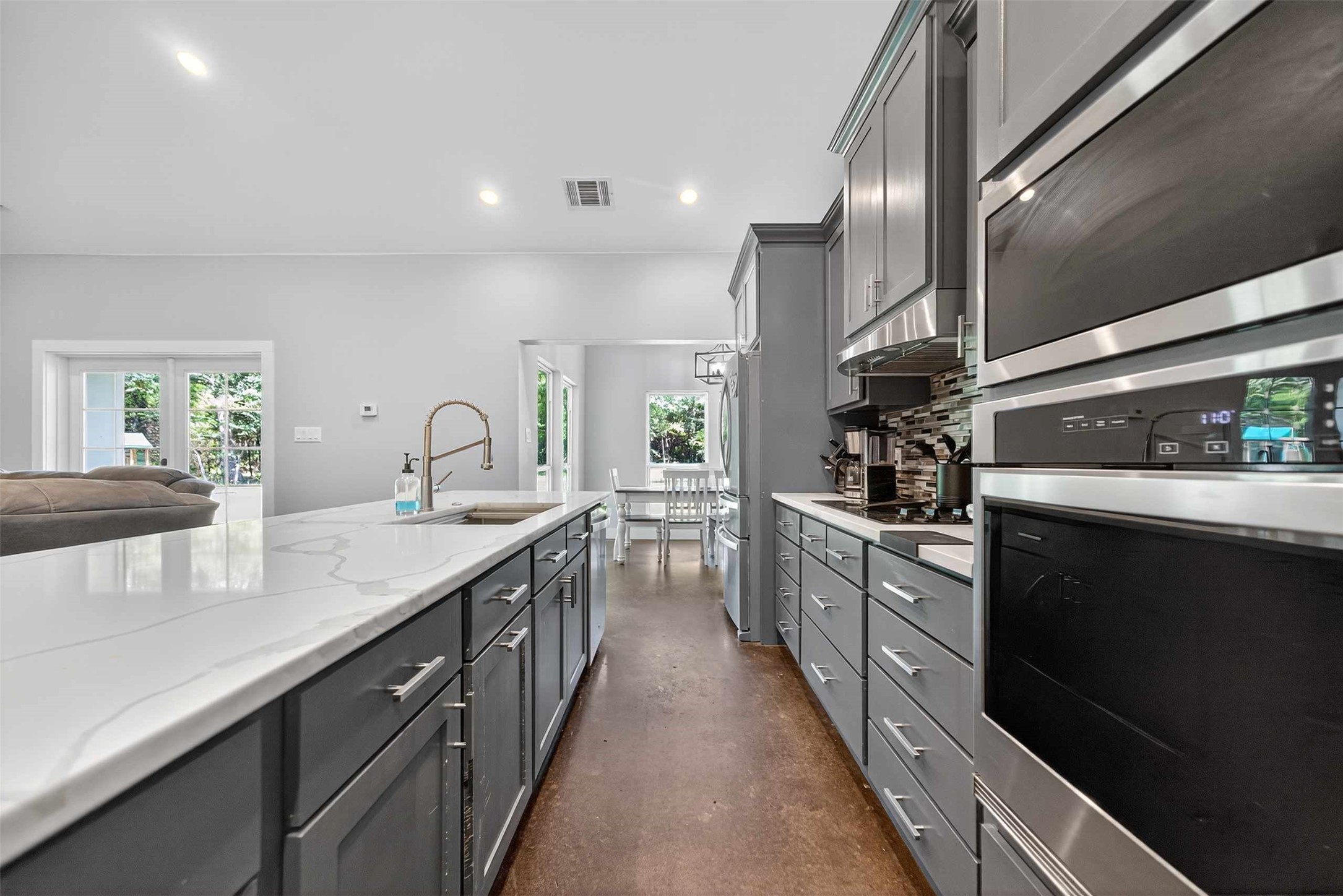 9697 County Road 1405