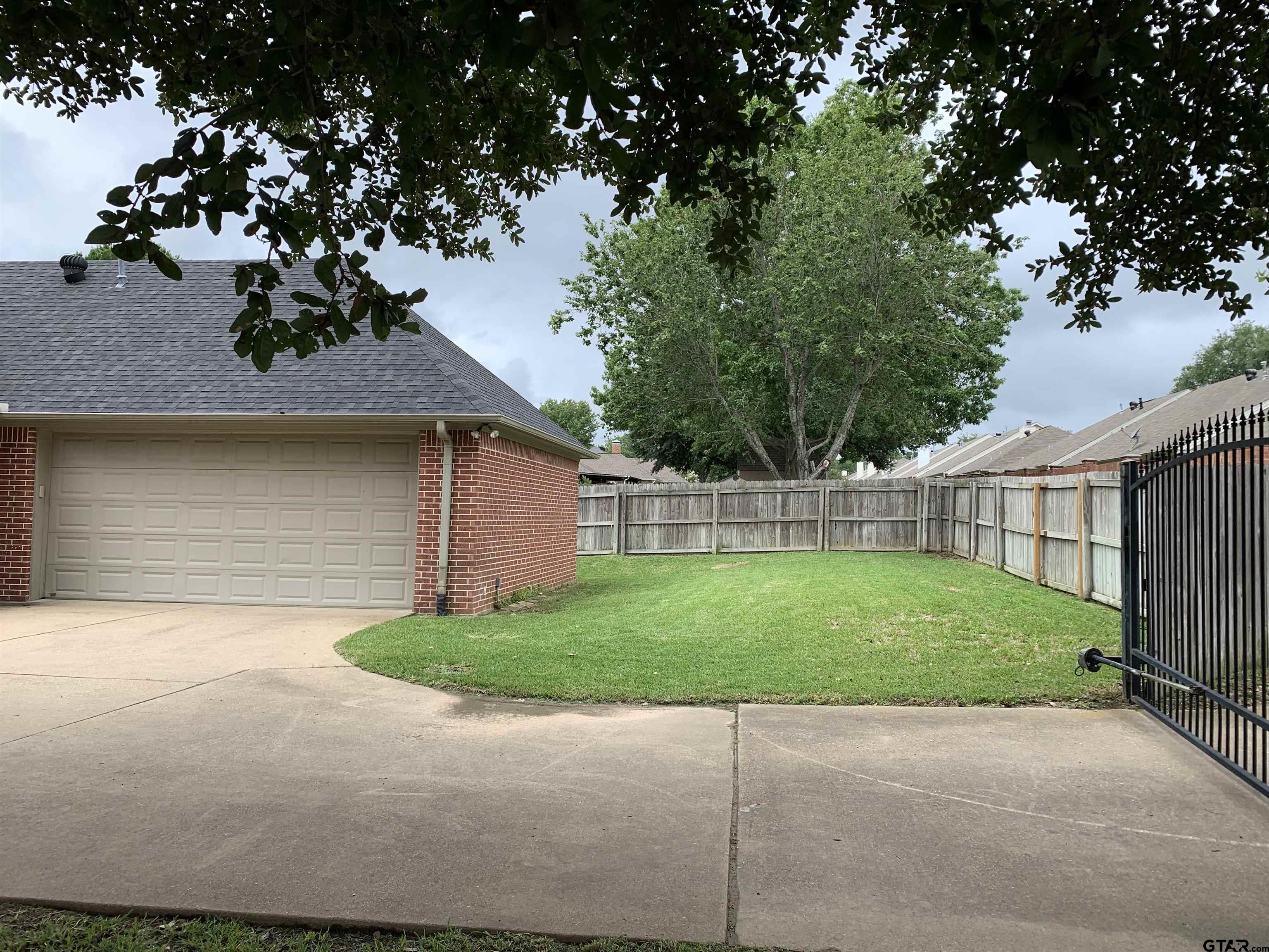 1213 Spring Branch Dr
