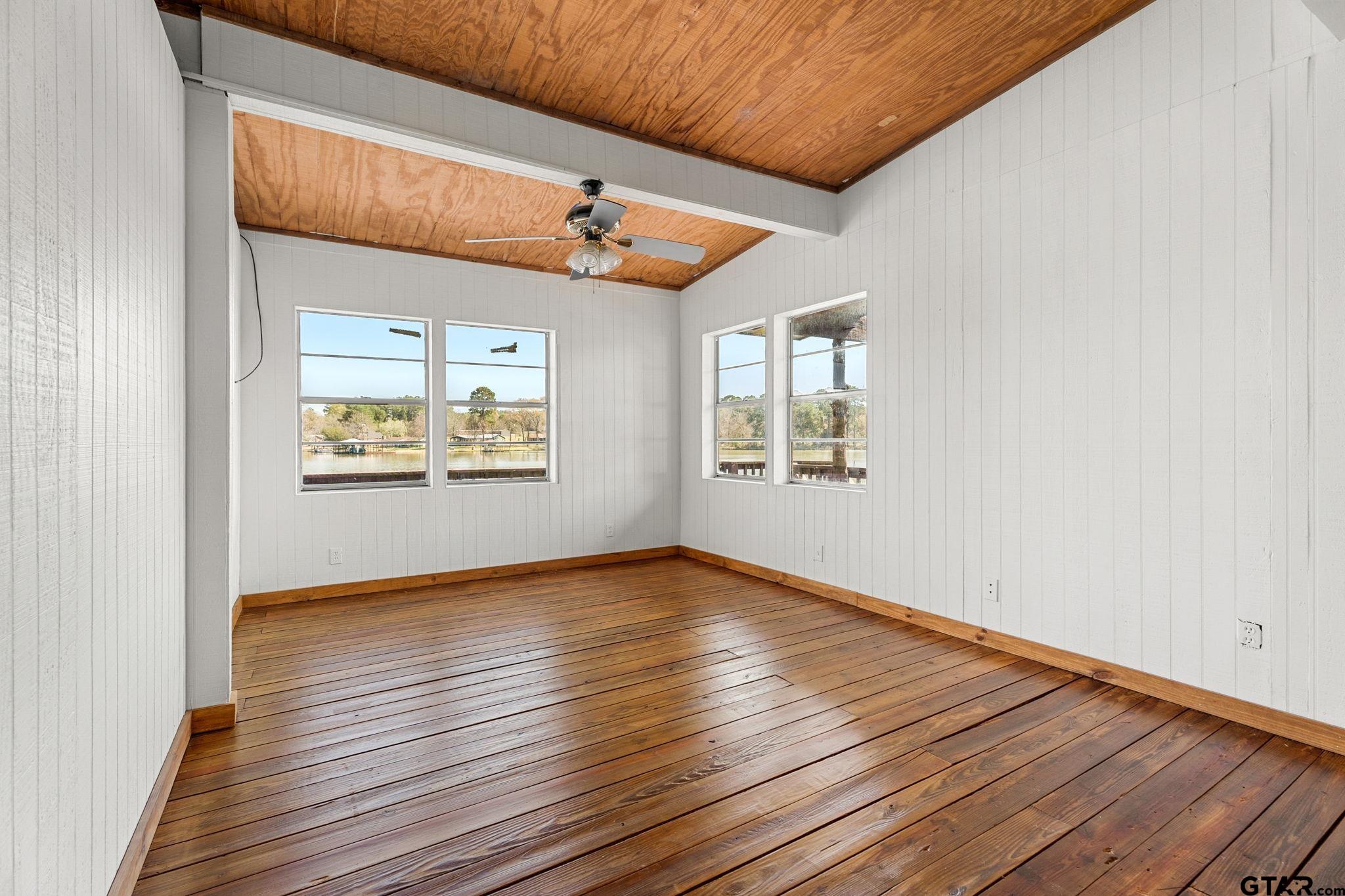 2658 Aqua Vista