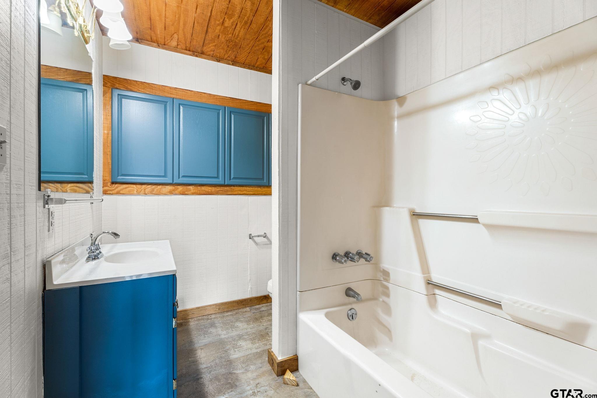 2658 Aqua Vista
