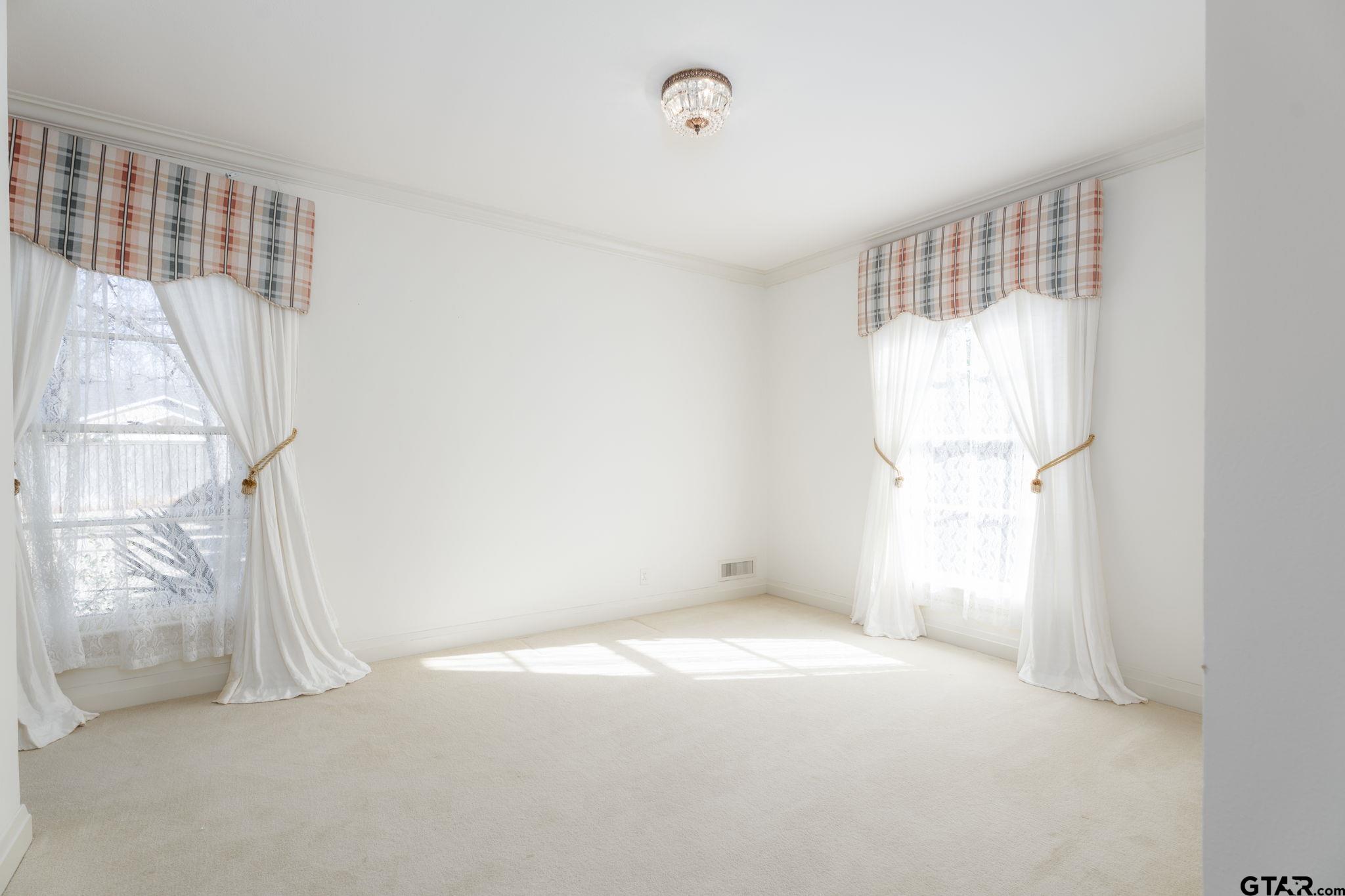 308 E 3rd