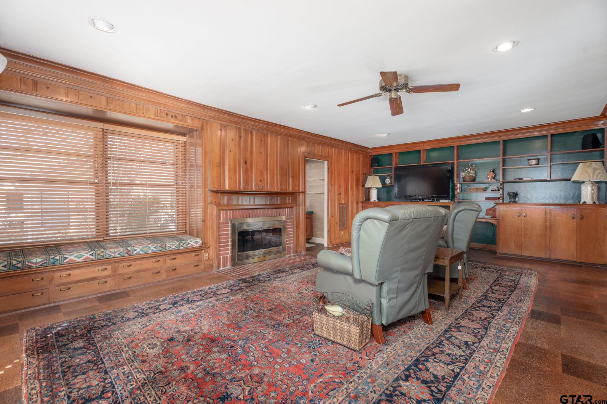 308 E 3rd