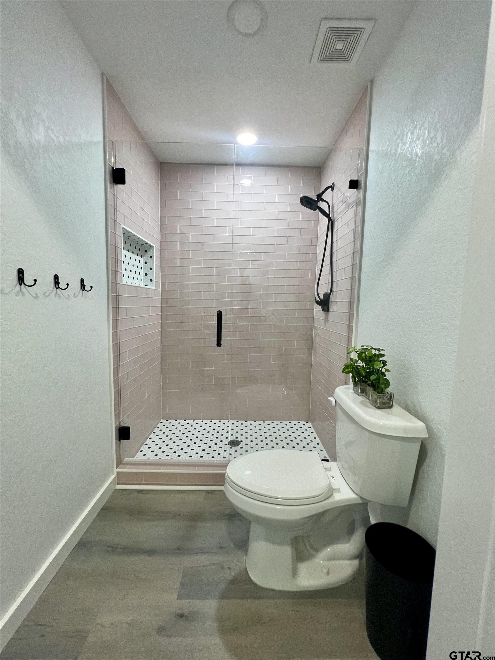 2215 Evergreen