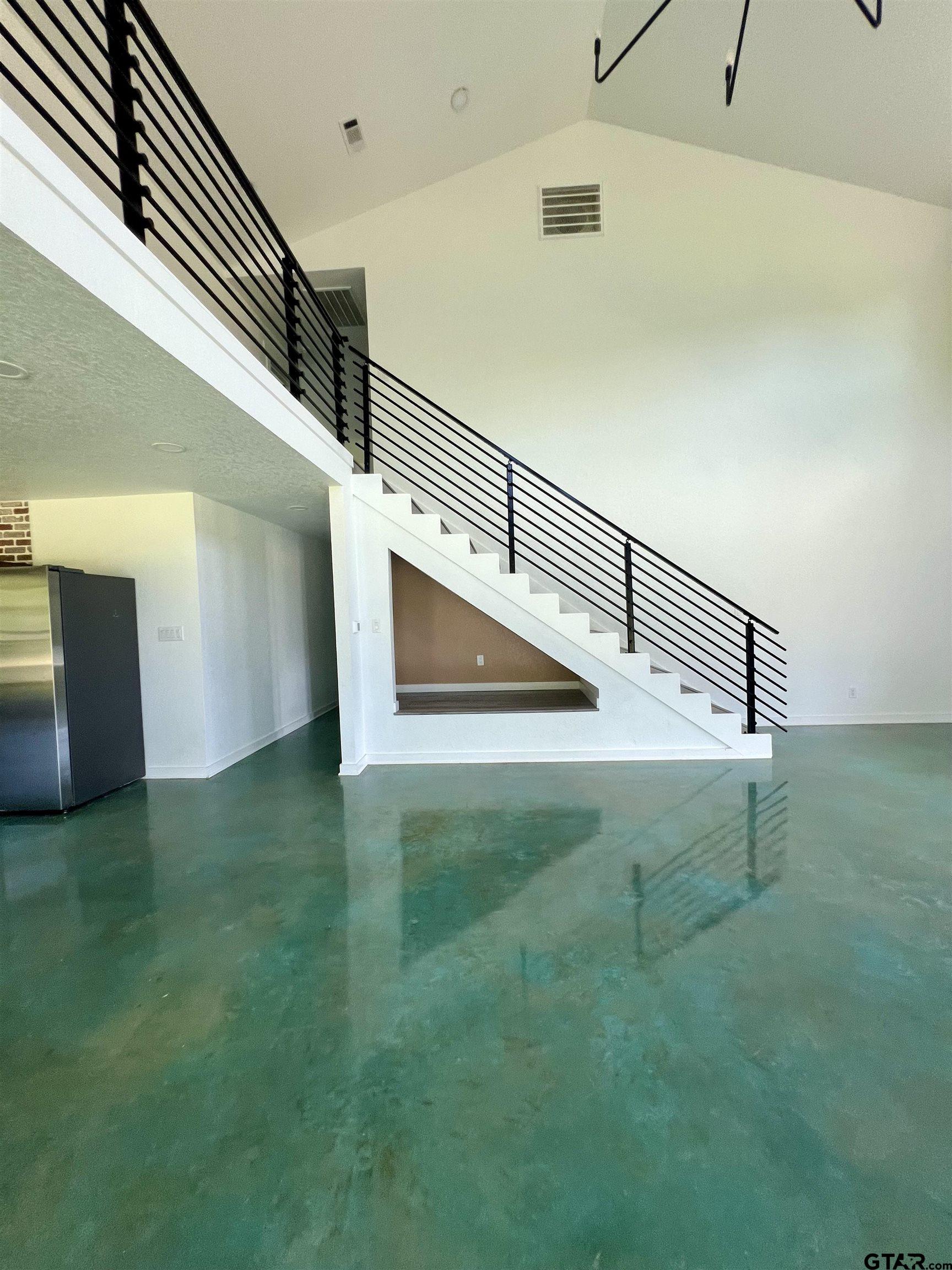 2215 Evergreen
