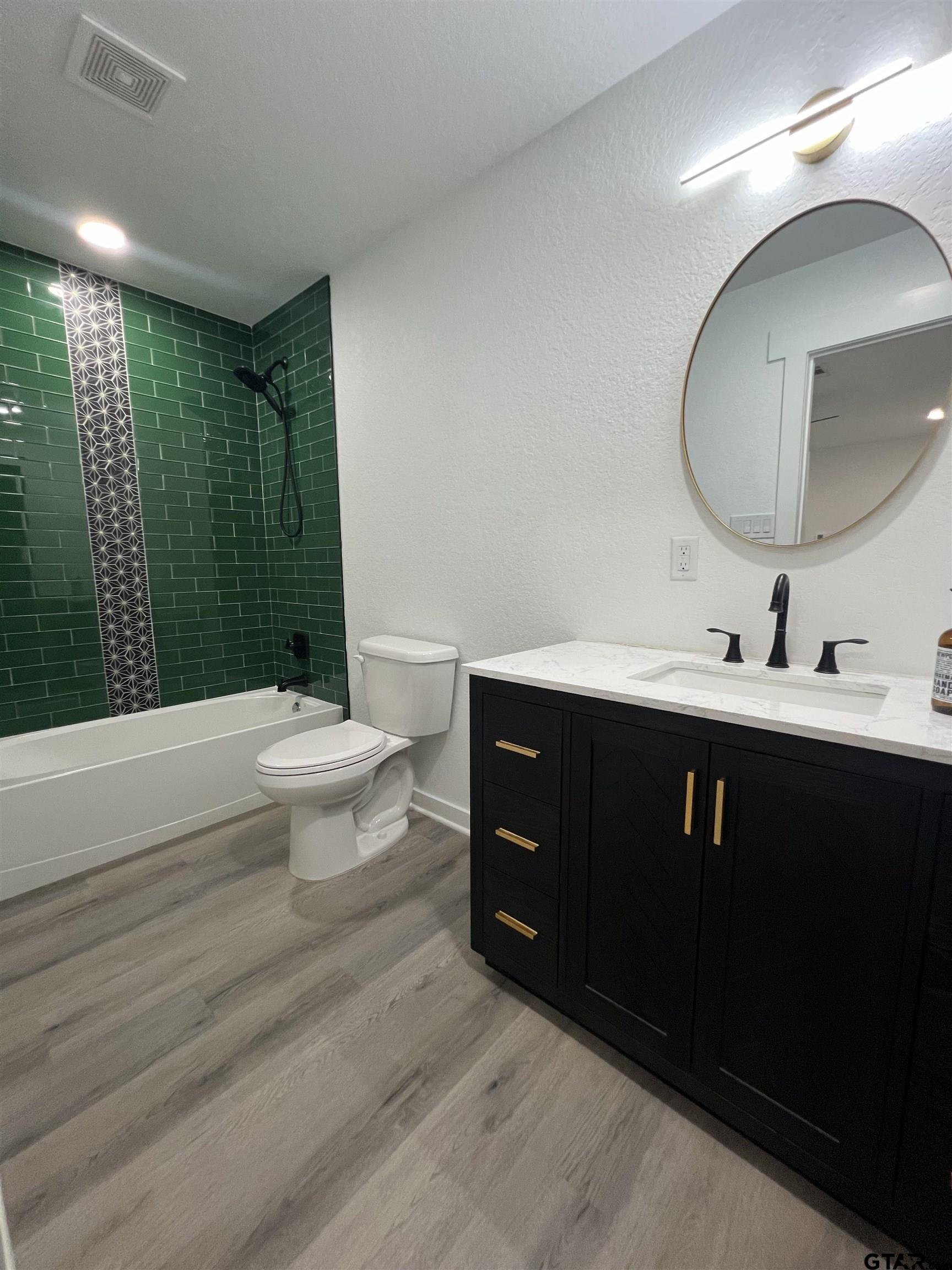 2215 Evergreen