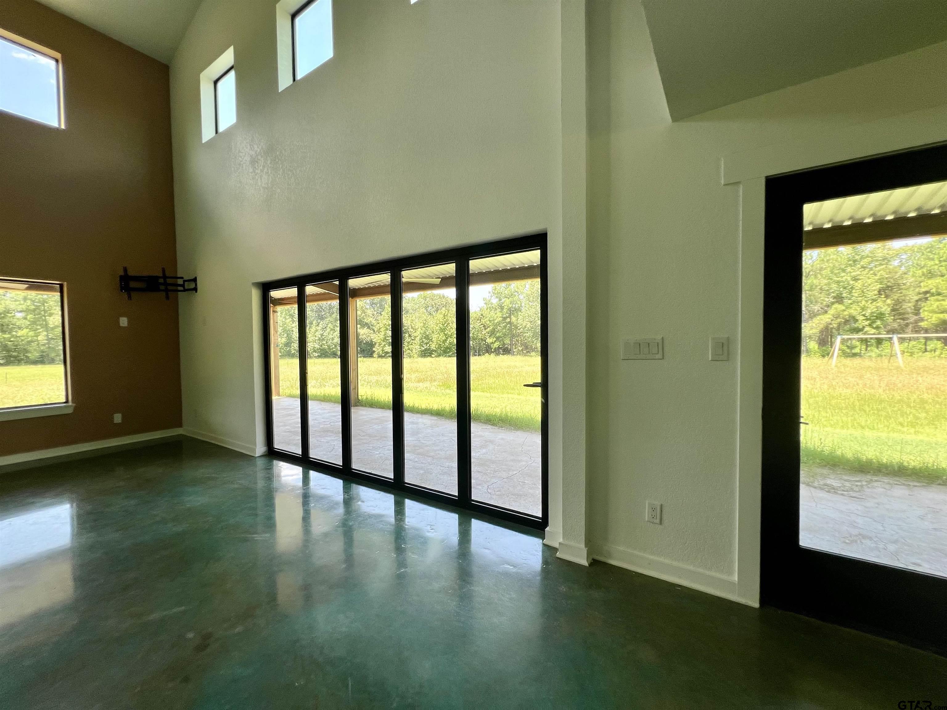 2215 Evergreen