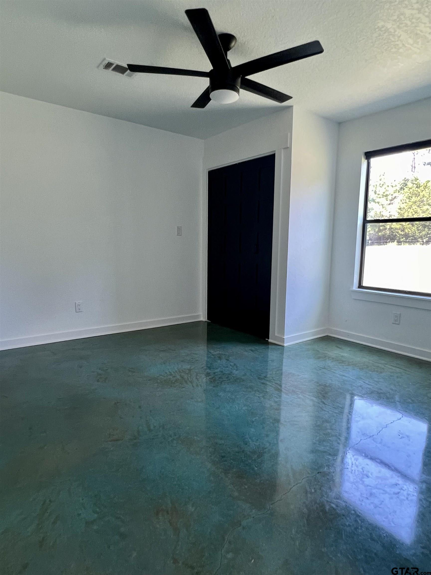 2215 Evergreen