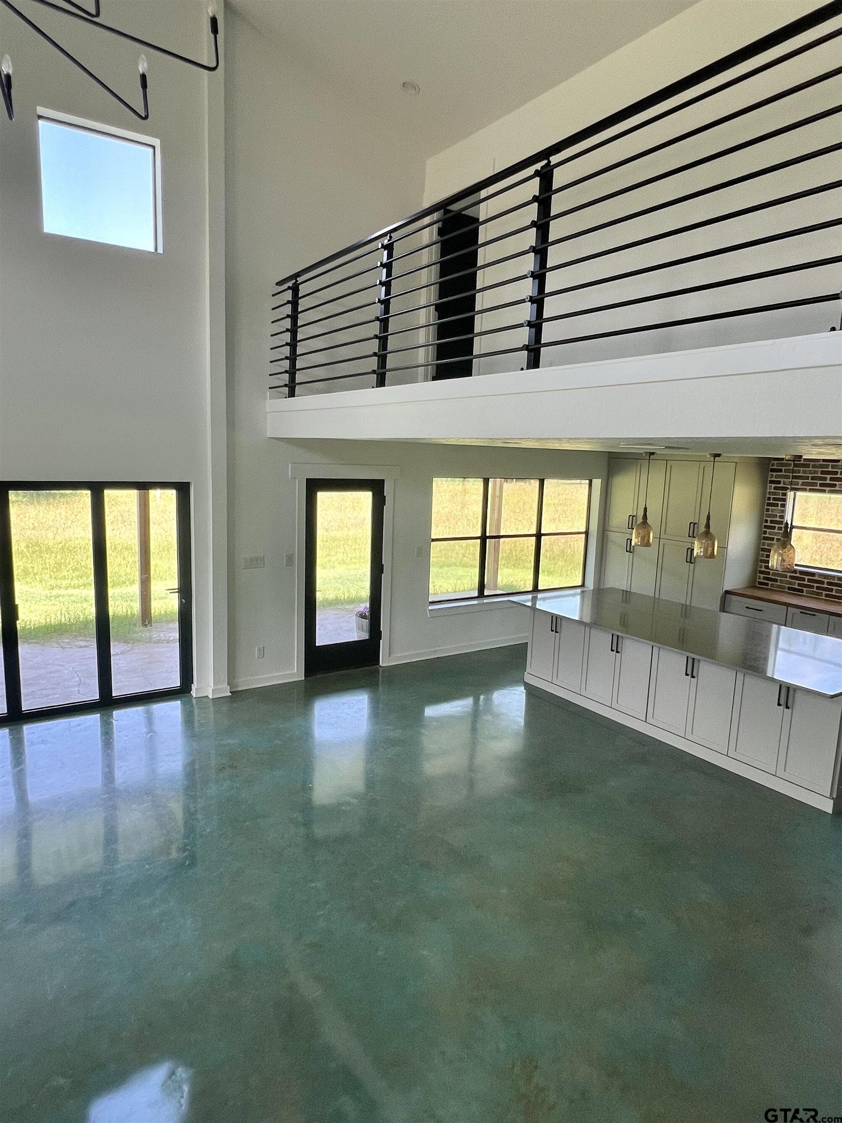 2215 Evergreen