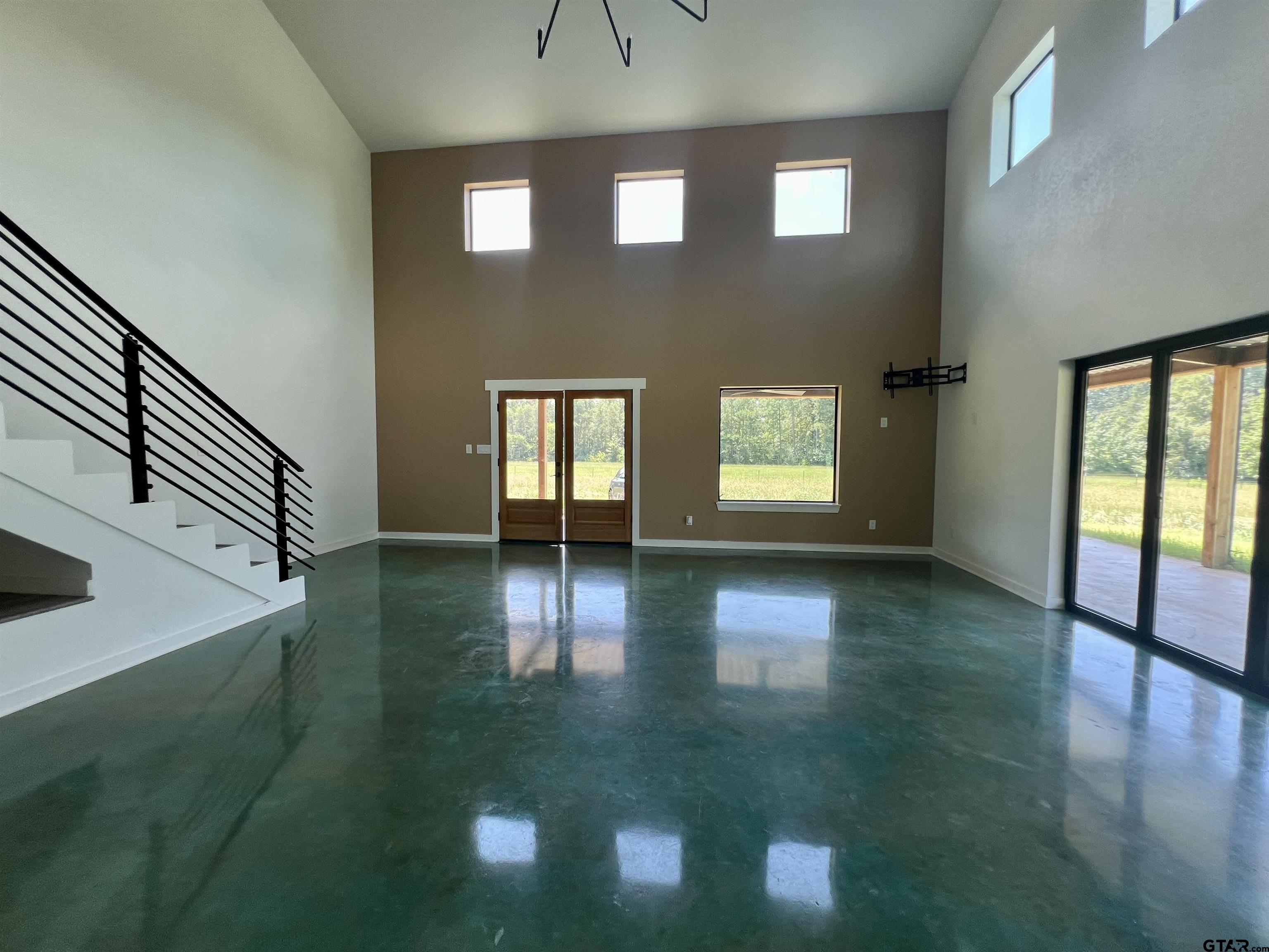 2215 Evergreen