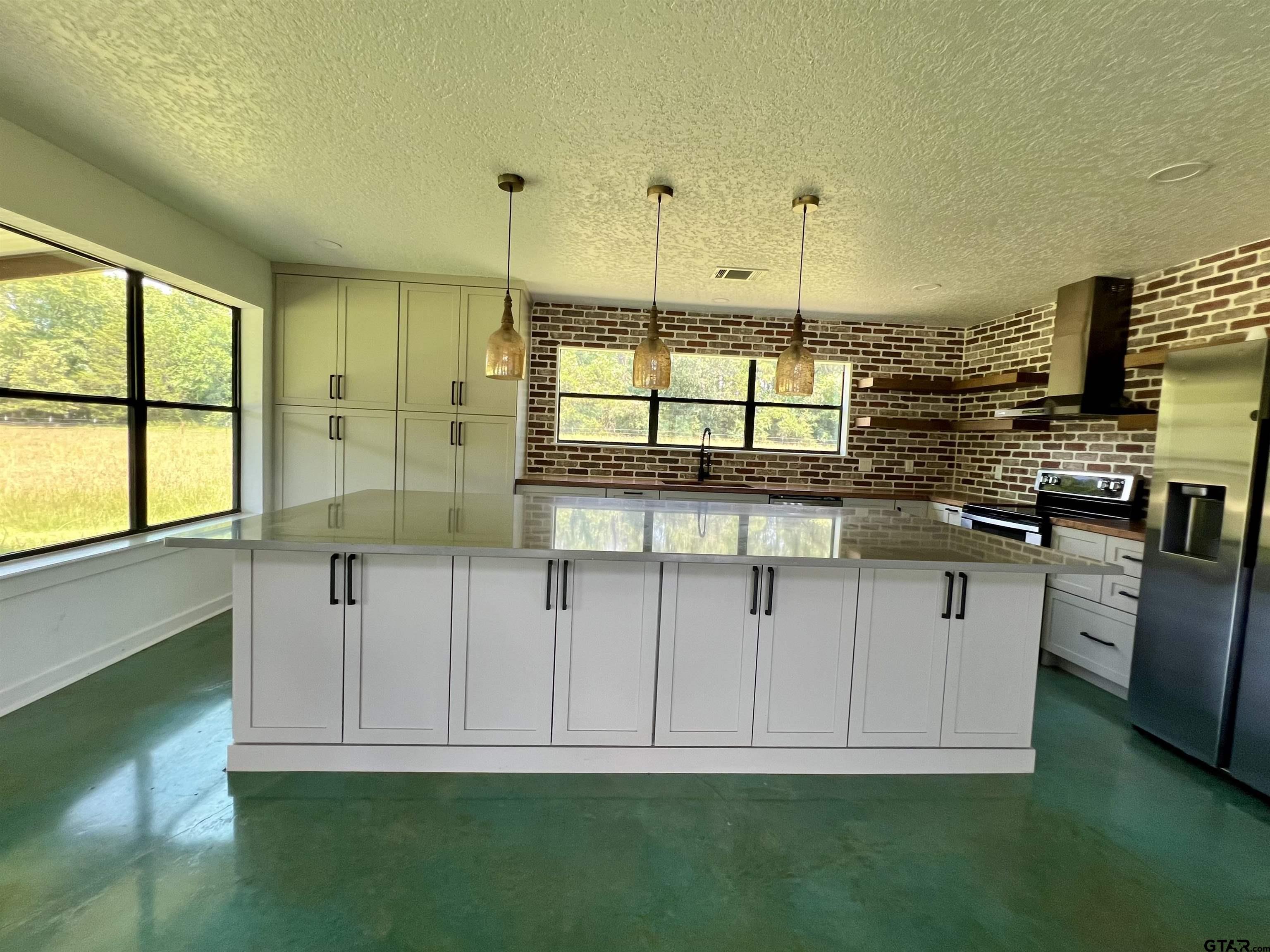 2215 Evergreen