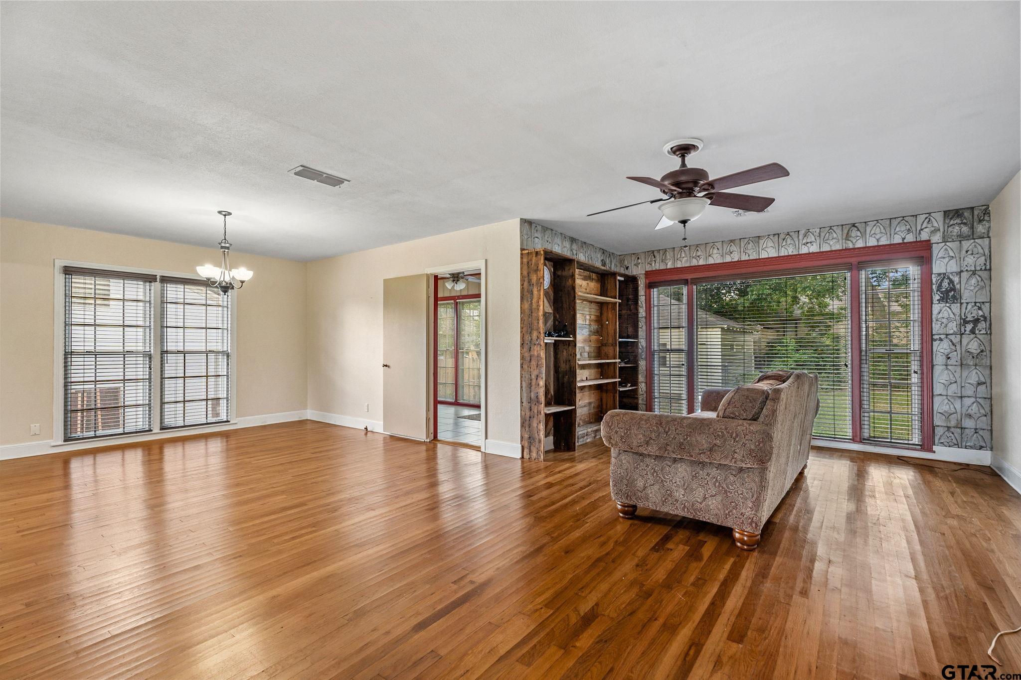 821 W 6th