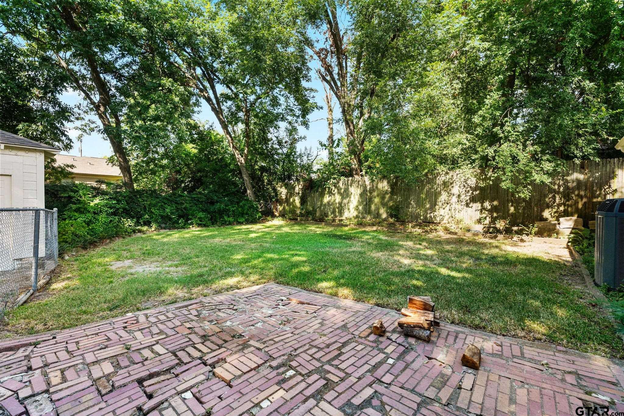 821 W 6th