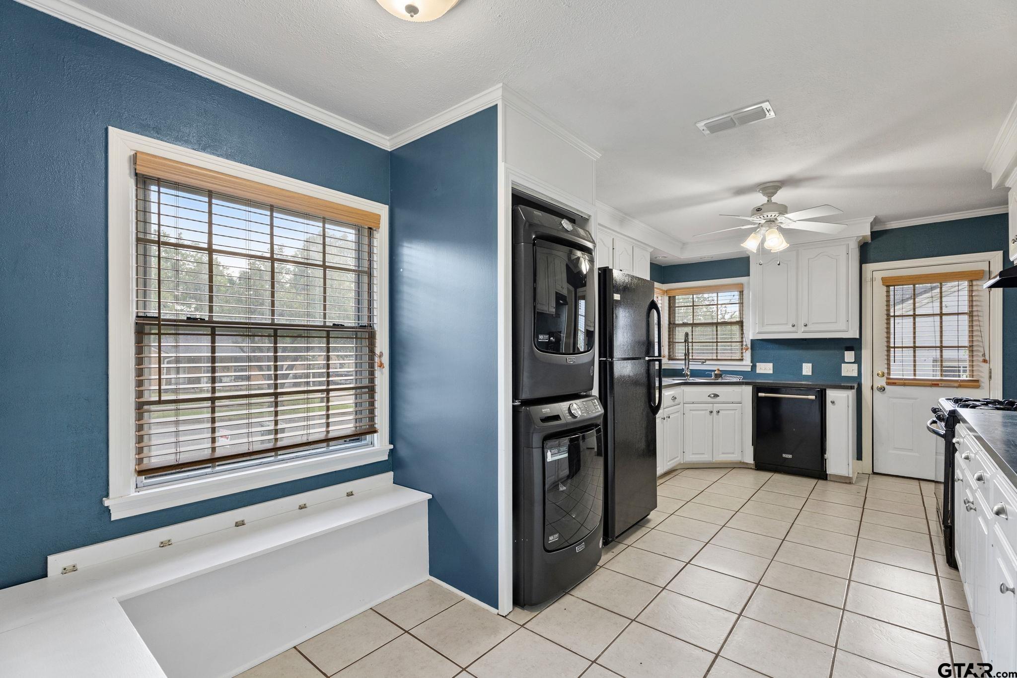 821 W 6th