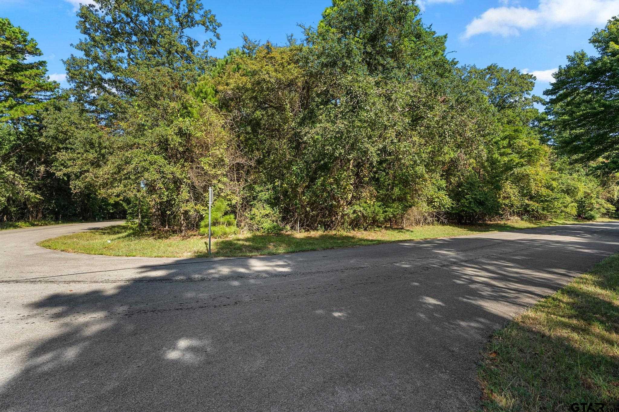 15330 Lakeside Drive
