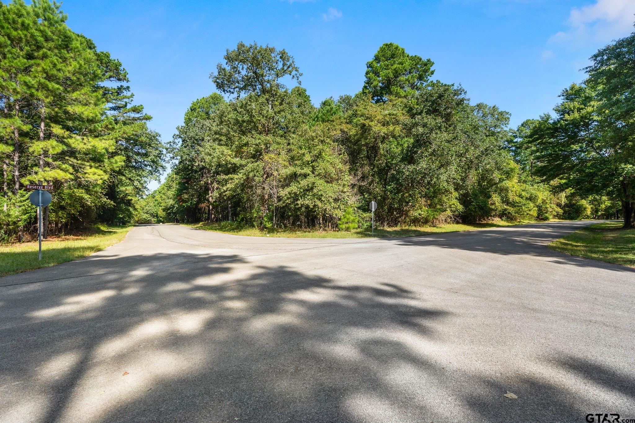 15330 Lakeside Drive