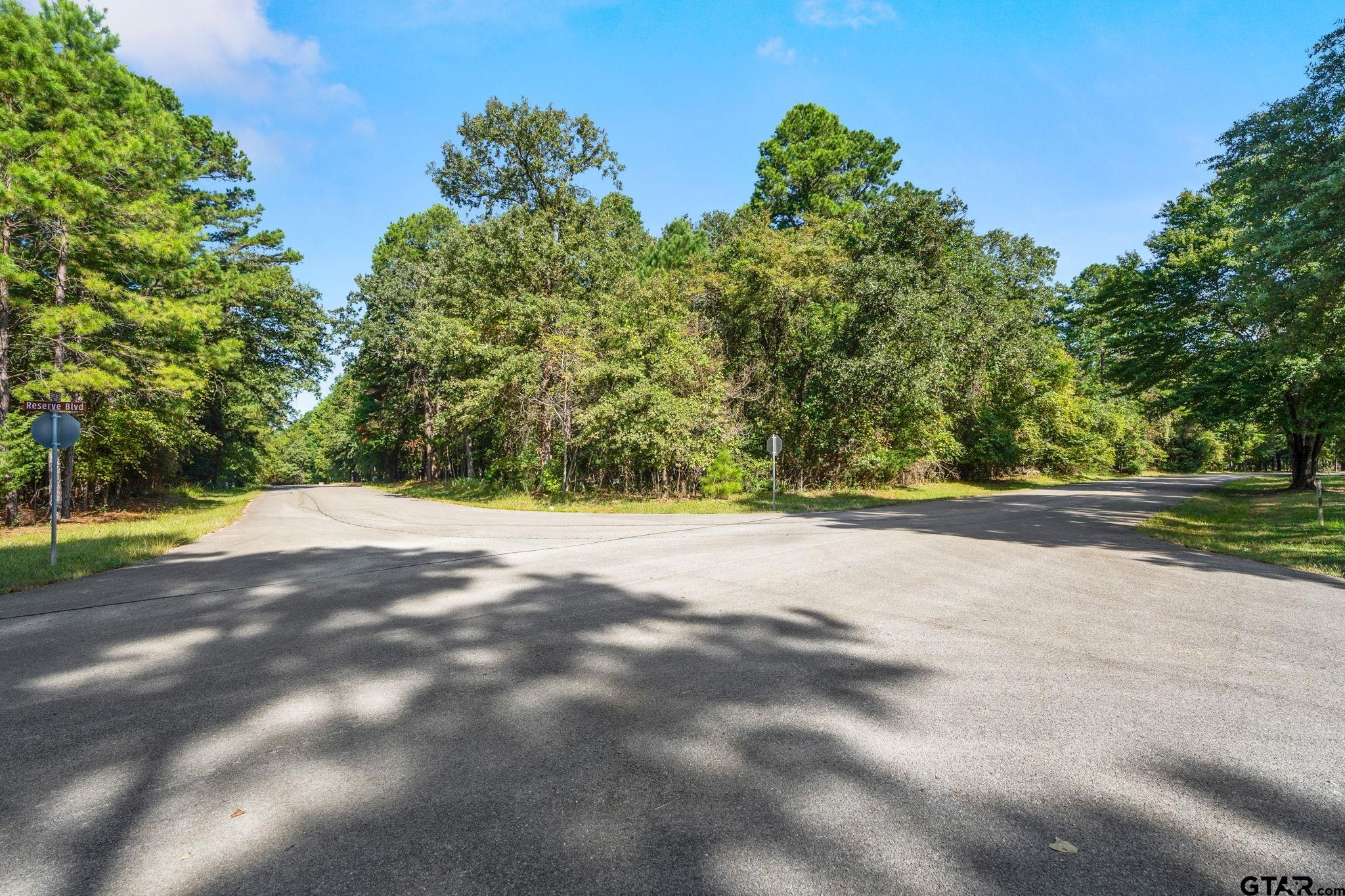 15330 Lakeside Drive